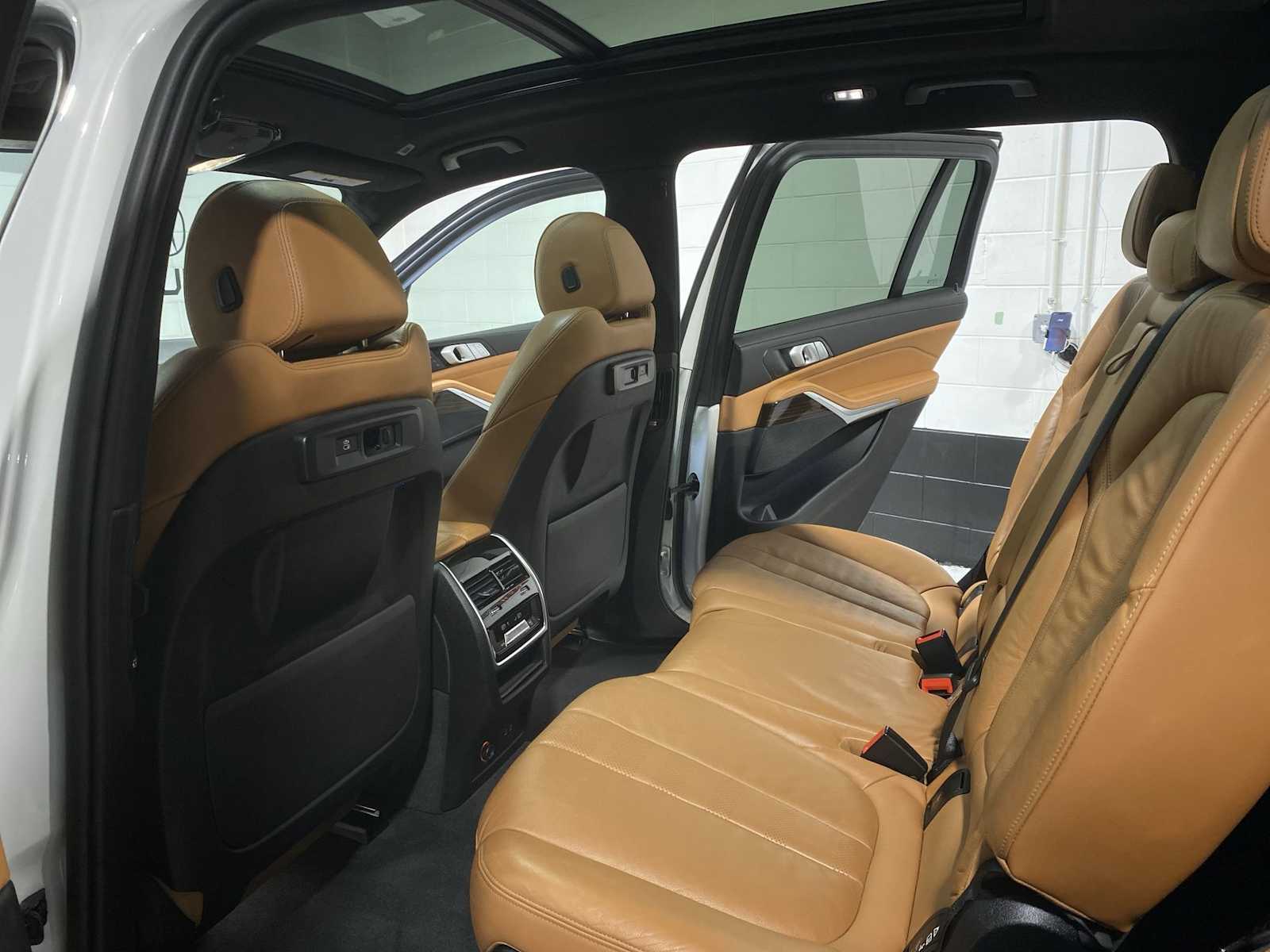 Thumbnail: 2021 BMW X7 - 12