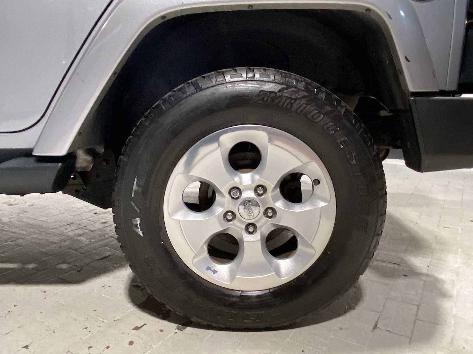 Thumbnail: 2013 Jeep Wrangler - 8