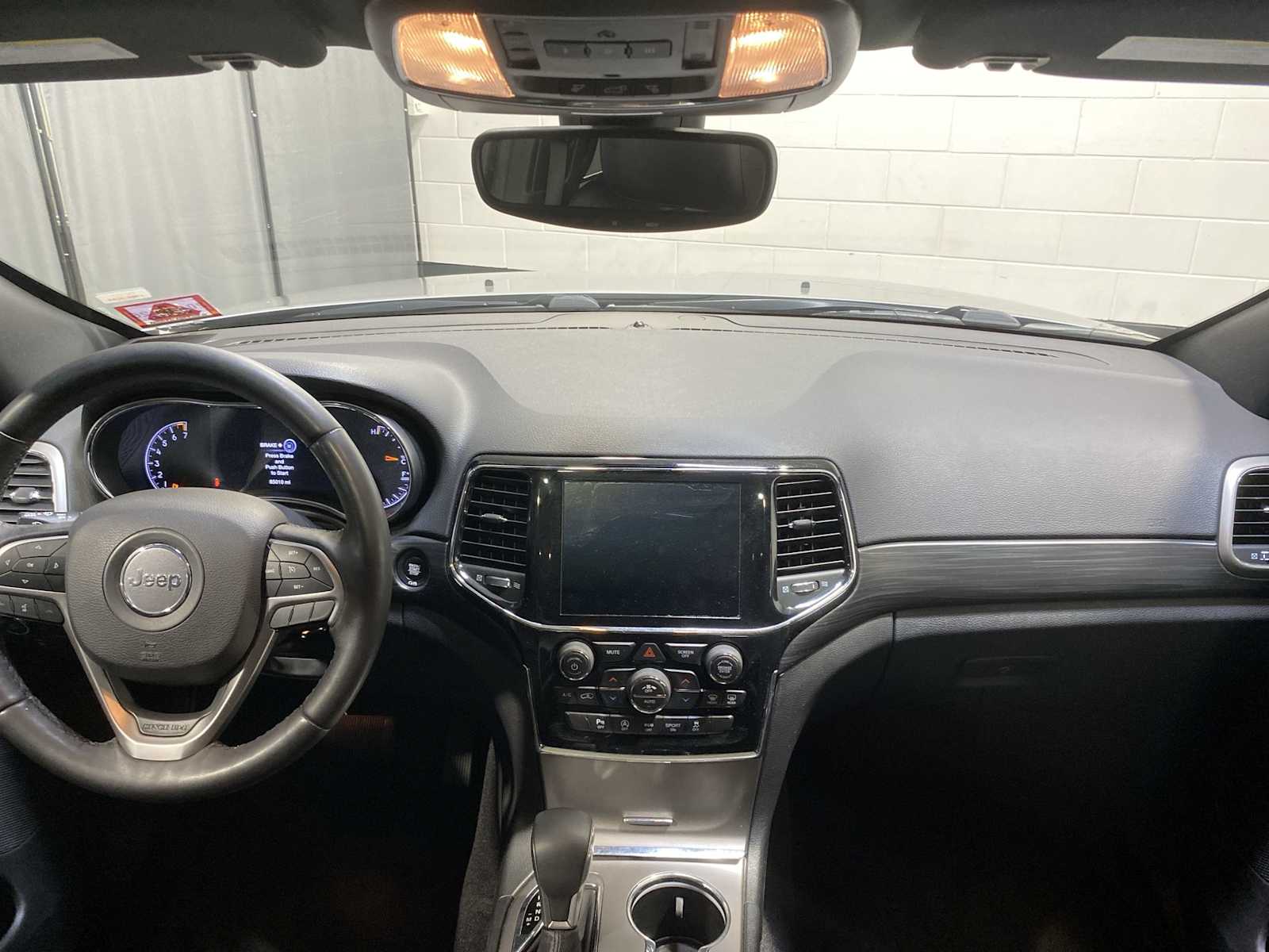 Thumbnail: 2019 Jeep Grand Cherokee - 10