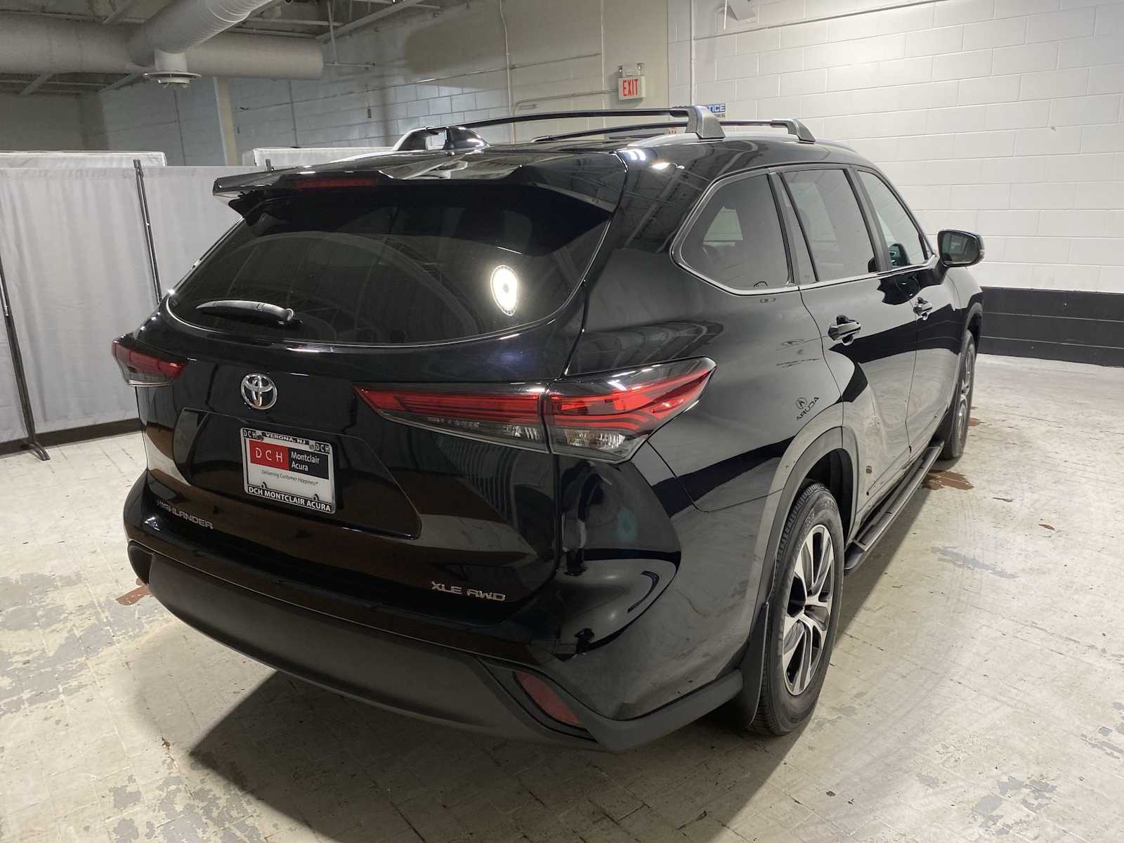 Thumbnail: 2023 Toyota Highlander - 26