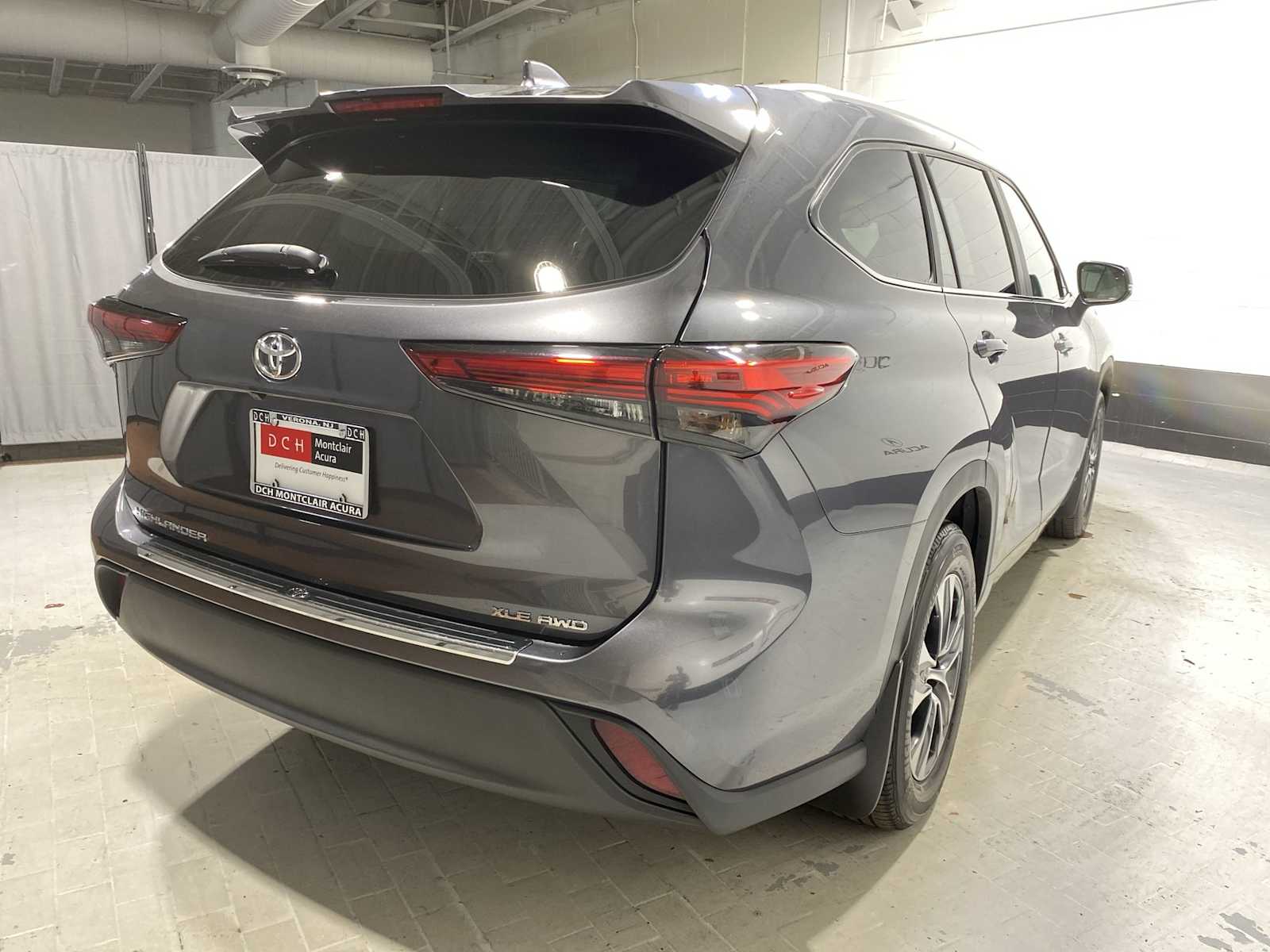 Thumbnail: 2023 Toyota Highlander - 26