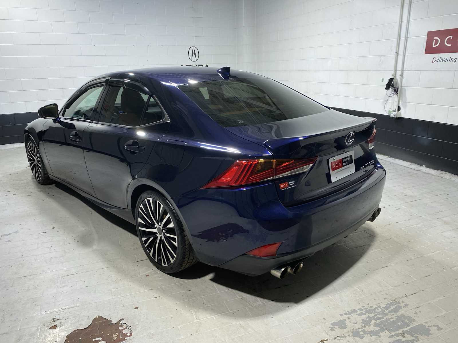 Thumbnail: 2017 Lexus IS - 4