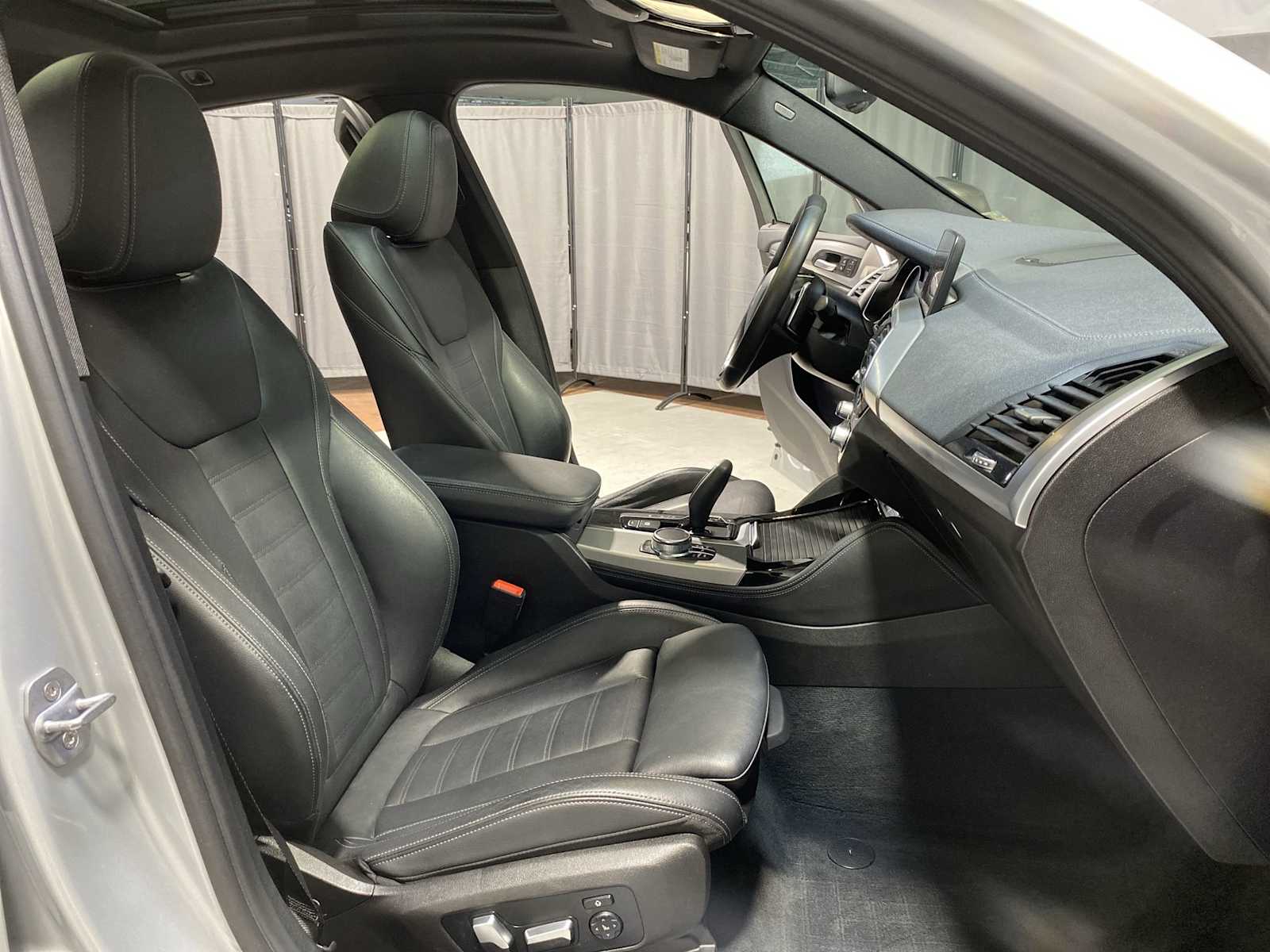 Thumbnail: 2019 BMW X4 - 14