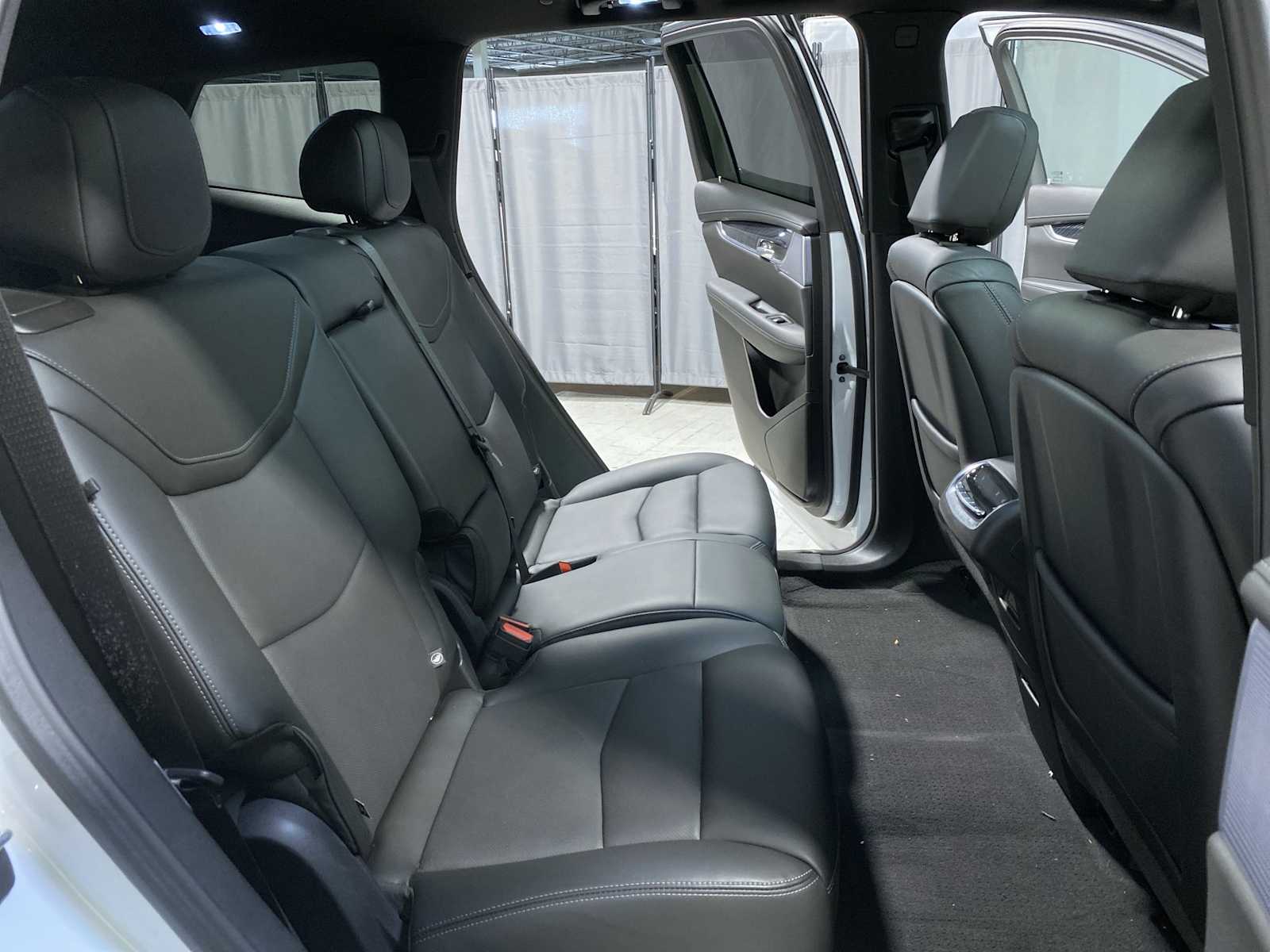 Thumbnail: 2023 Cadillac XT6 - 13