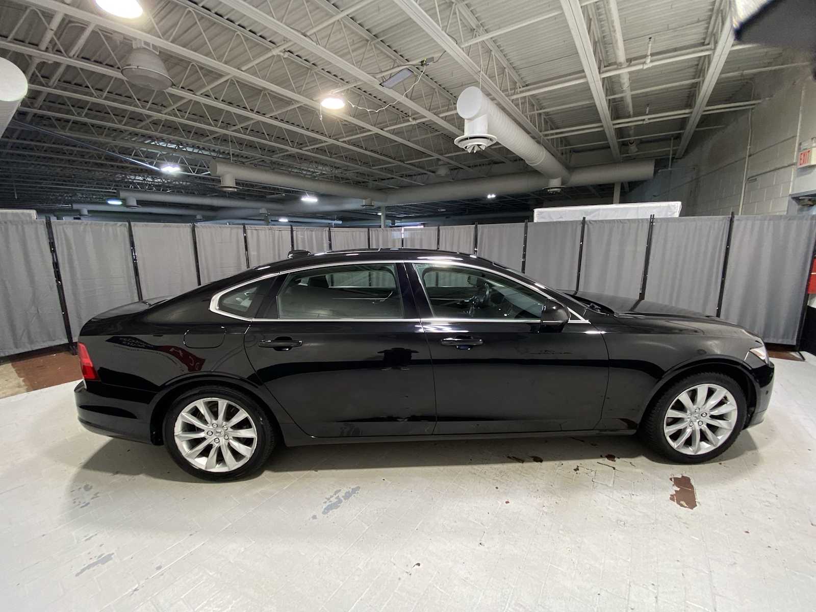 Thumbnail: 2018 Volvo S90 - 27