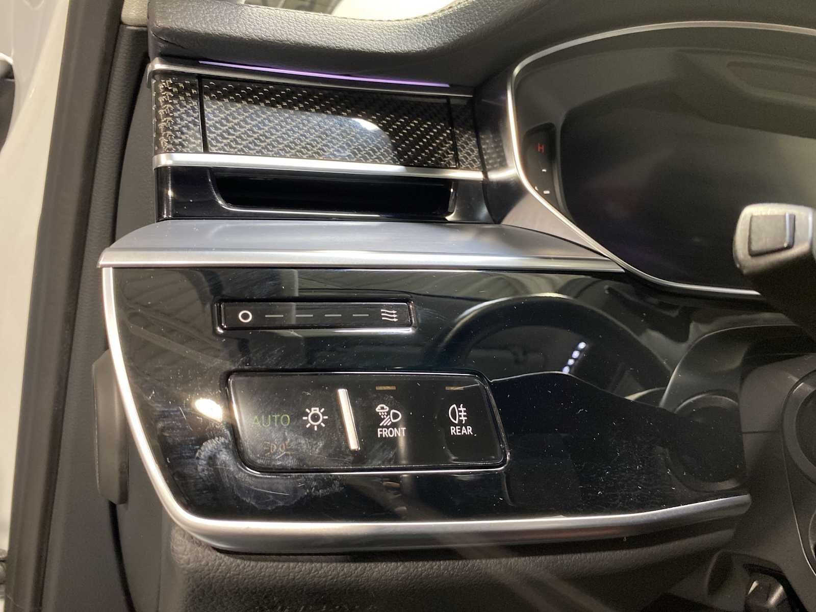 Thumbnail: 2020 Audi S8 - 24