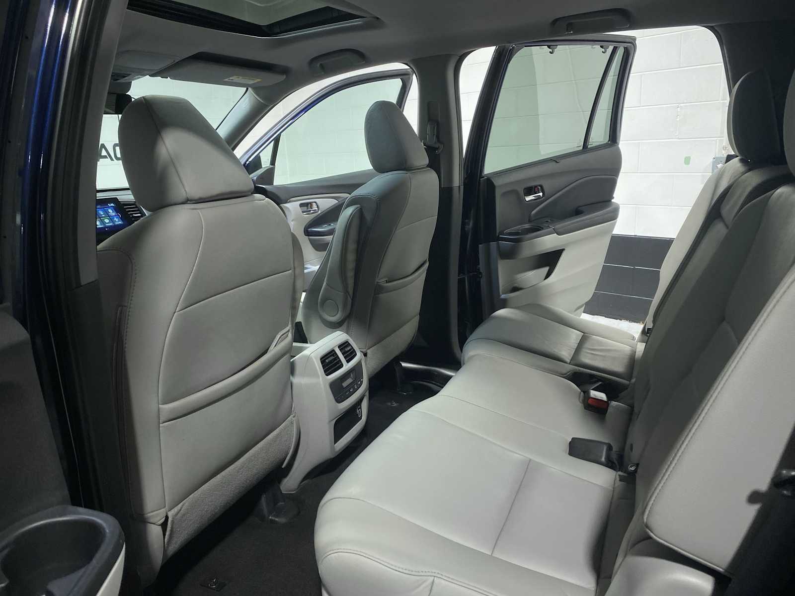 Thumbnail: 2019 Honda Pilot - 12