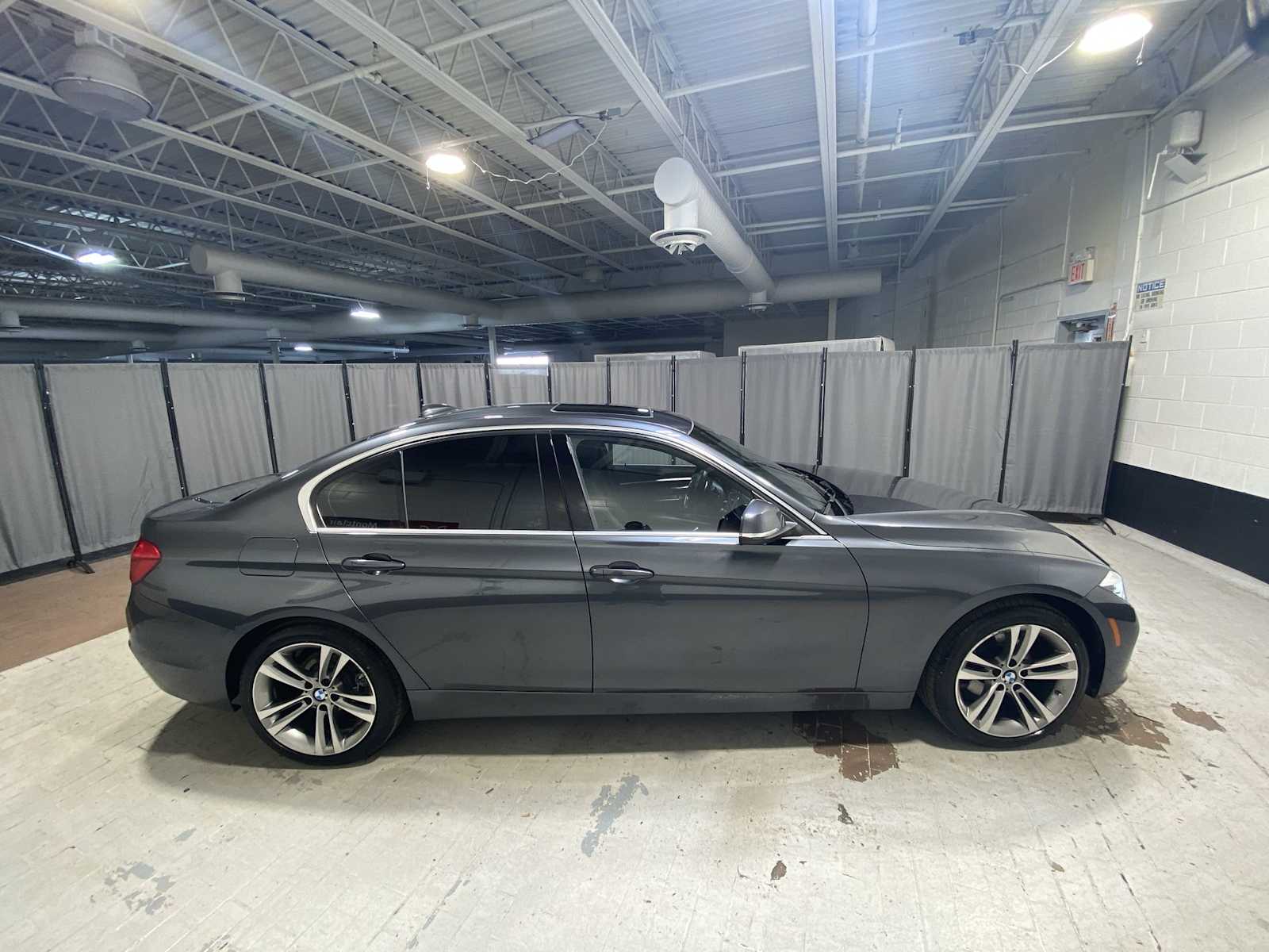 Thumbnail: 2018 BMW 3 Series - 27