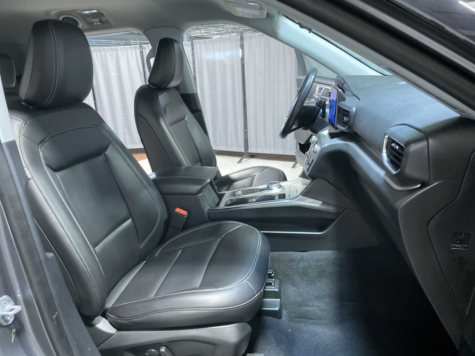 Thumbnail: 2022 Ford Explorer - 14