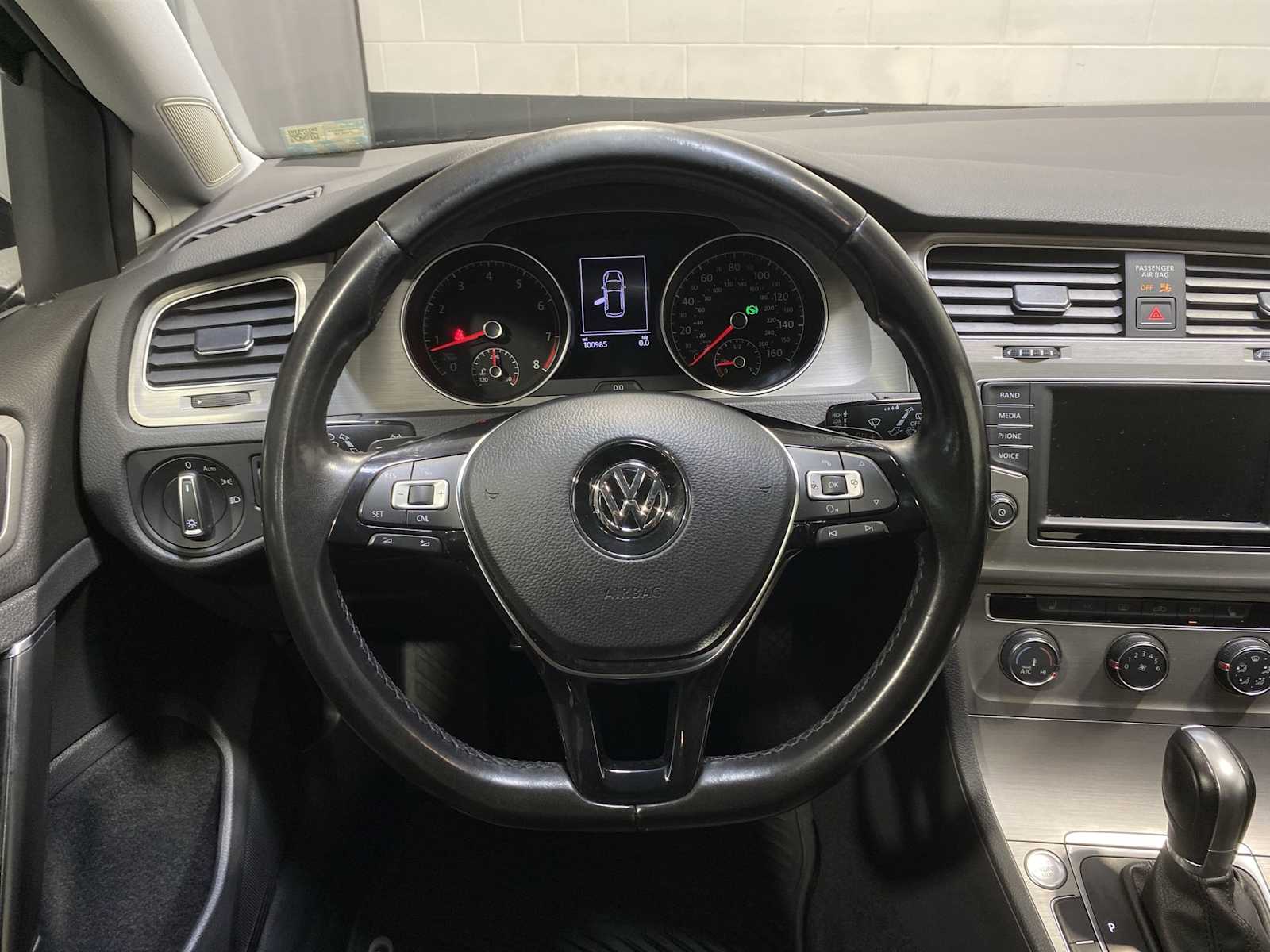 Thumbnail: 2017 Volkswagen Golf - 15