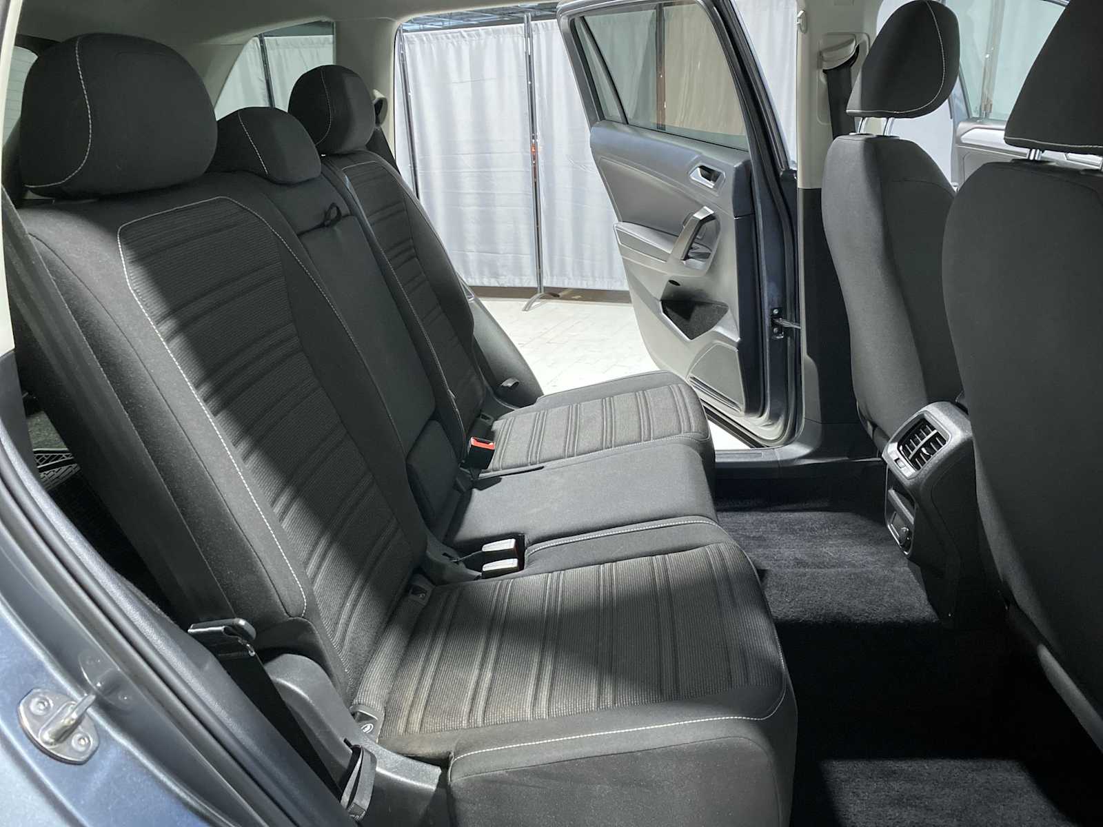 Thumbnail: 2022 Volkswagen Tiguan - 13