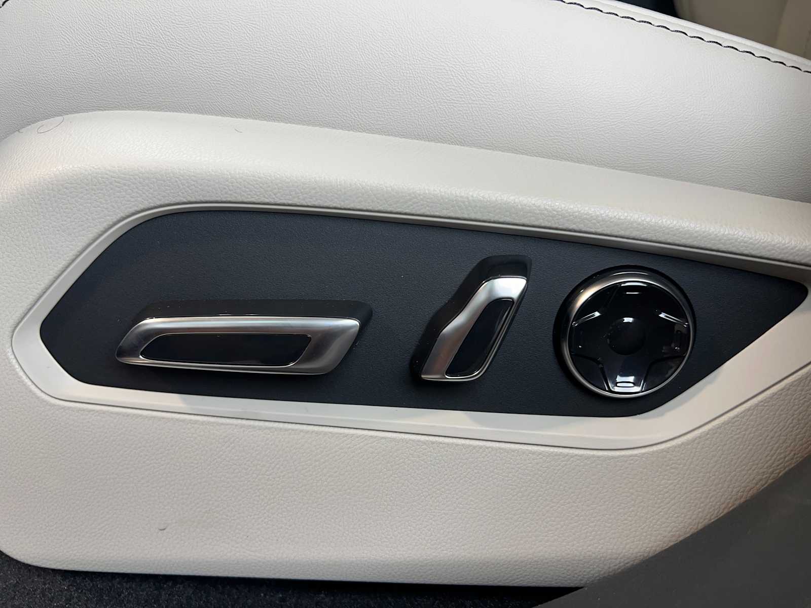 Thumbnail: 2026 Acura RDX - 18