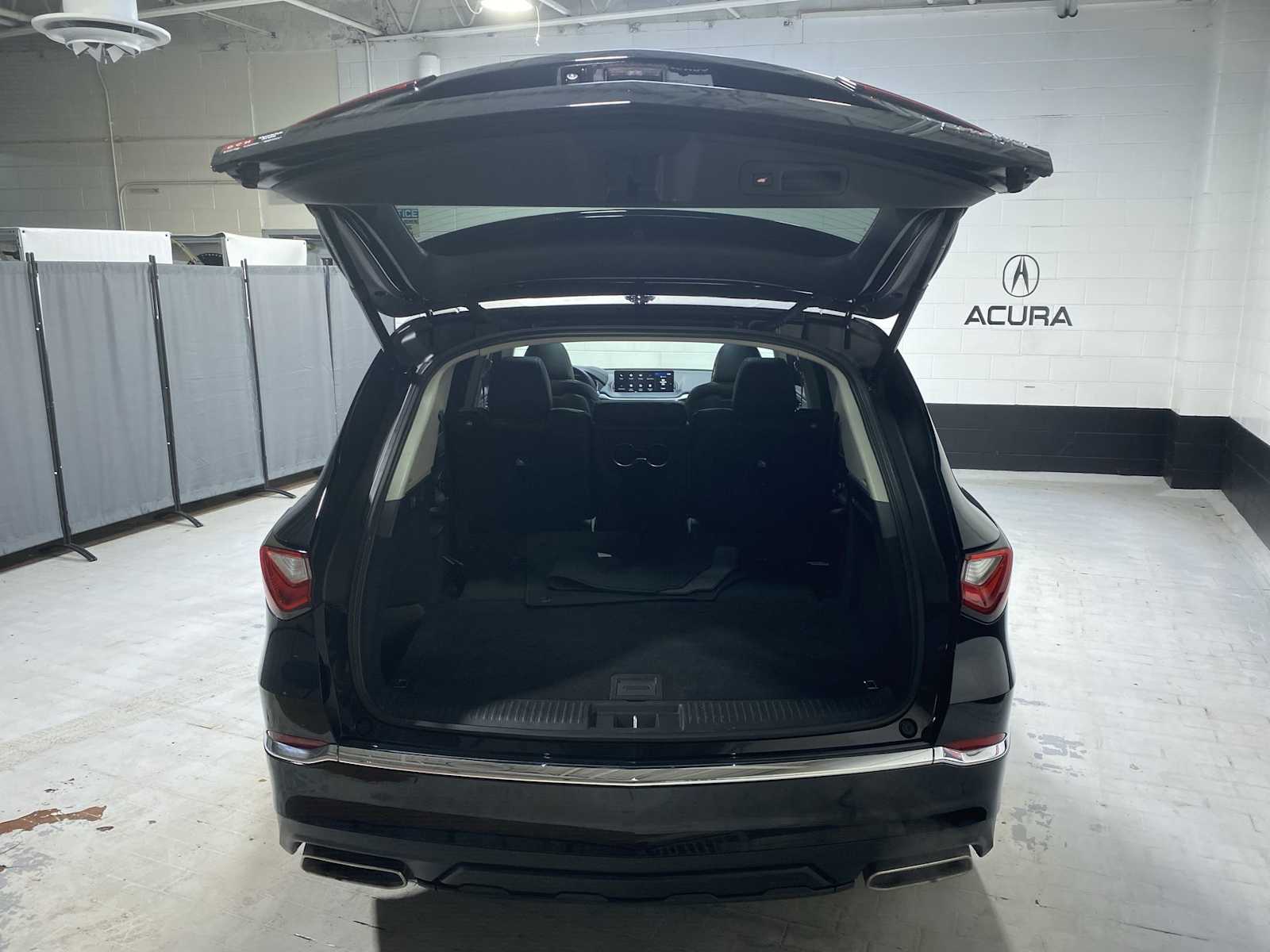 Thumbnail: 2023 Acura MDX - 19