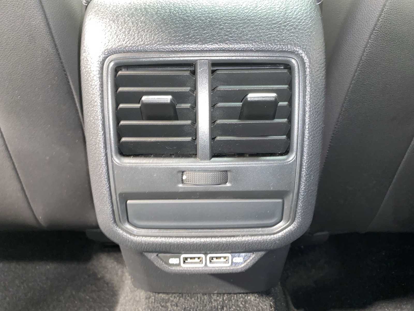 Thumbnail: 2020 Volkswagen Passat - 25