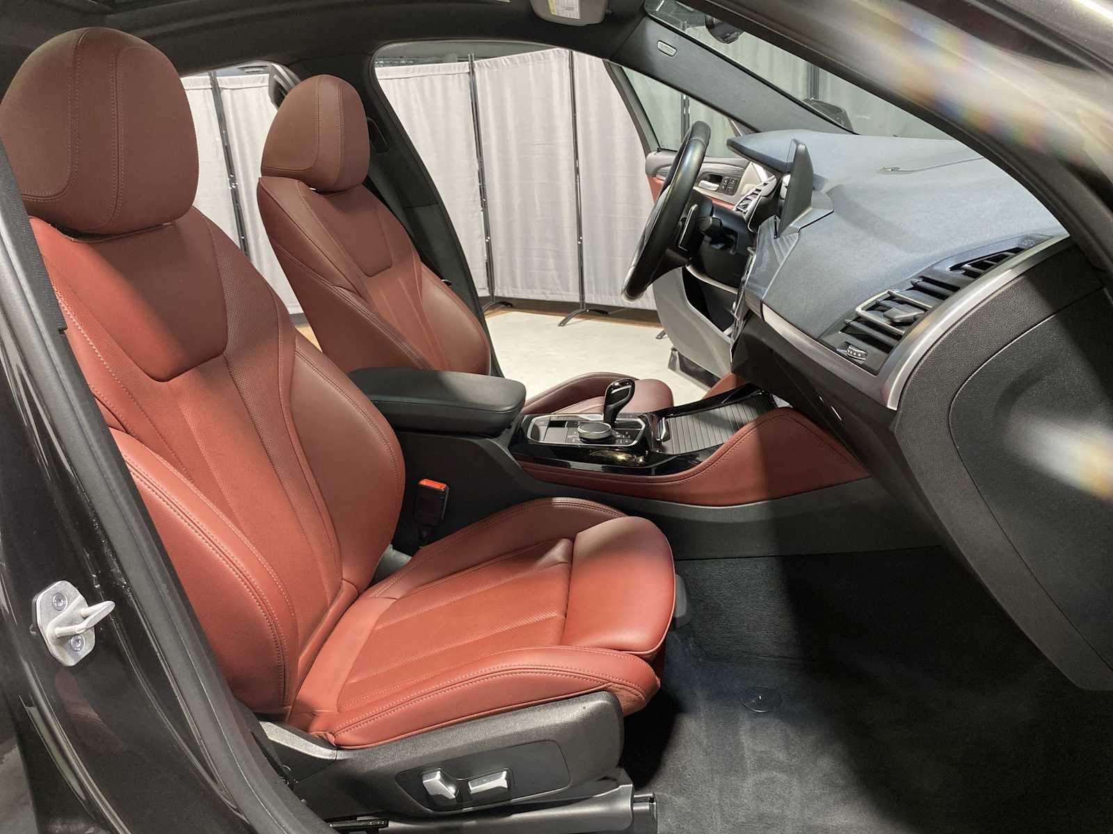Thumbnail: 2023 BMW X4 - 14