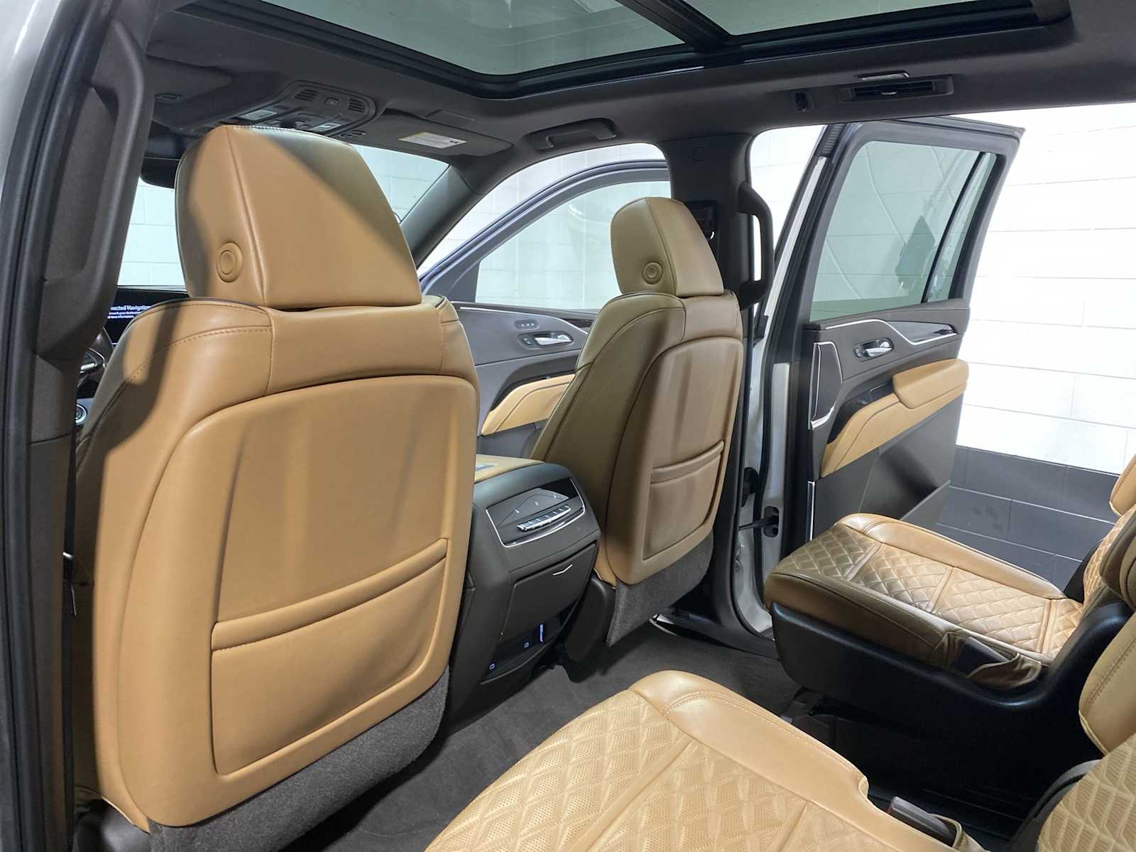 Thumbnail: 2022 Cadillac Escalade - 12