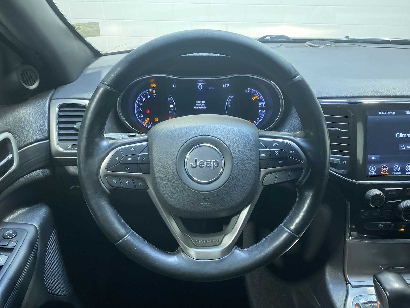 Thumbnail: 2020 Jeep Grand Cherokee - 15