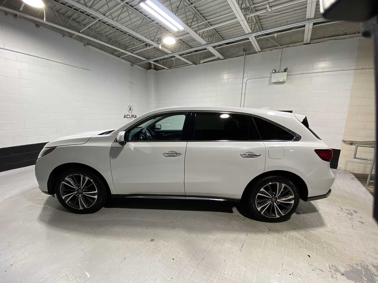Thumbnail: 2020 Acura MDX - 3