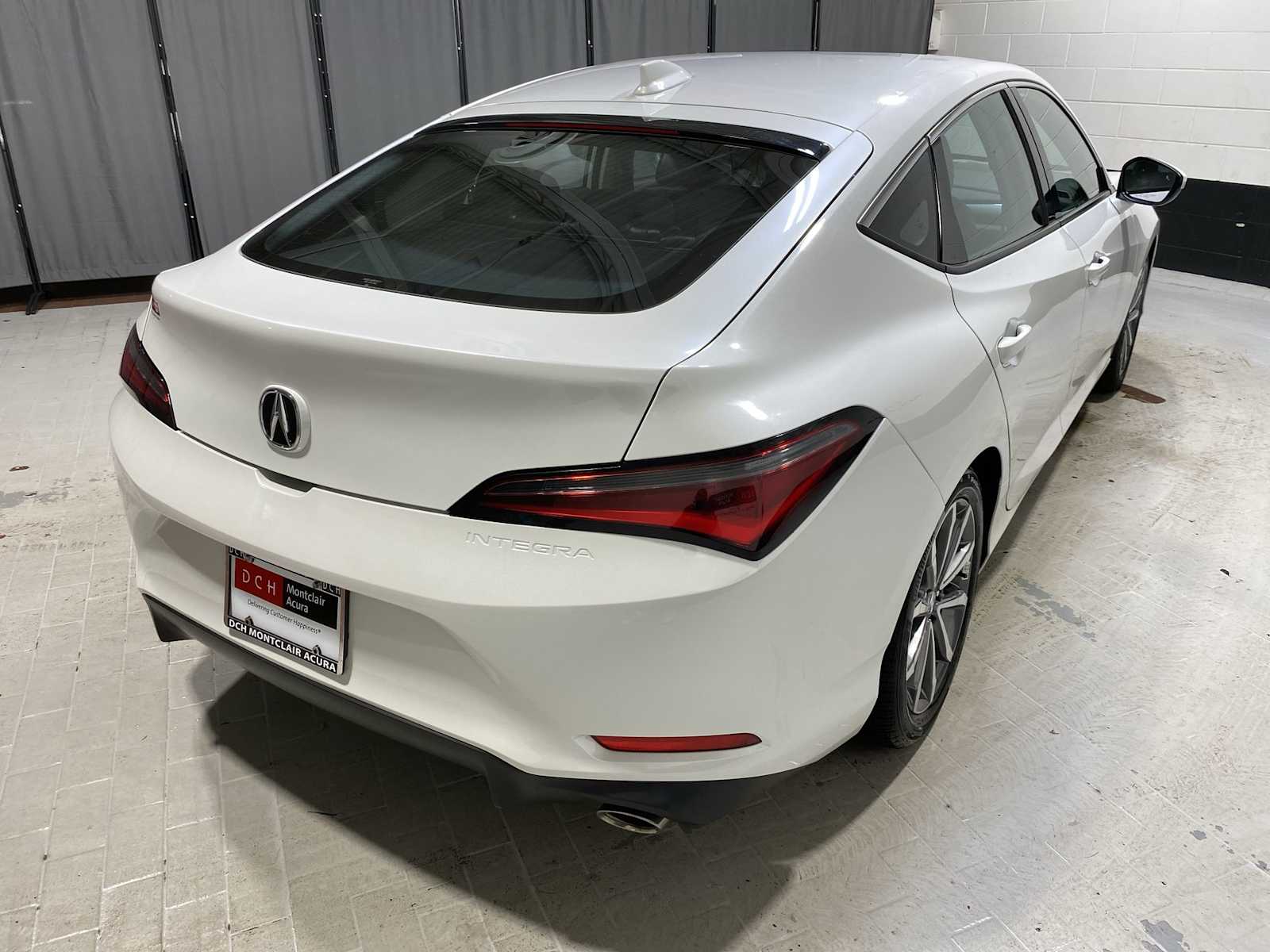Thumbnail: 2023 Acura Integra - 26