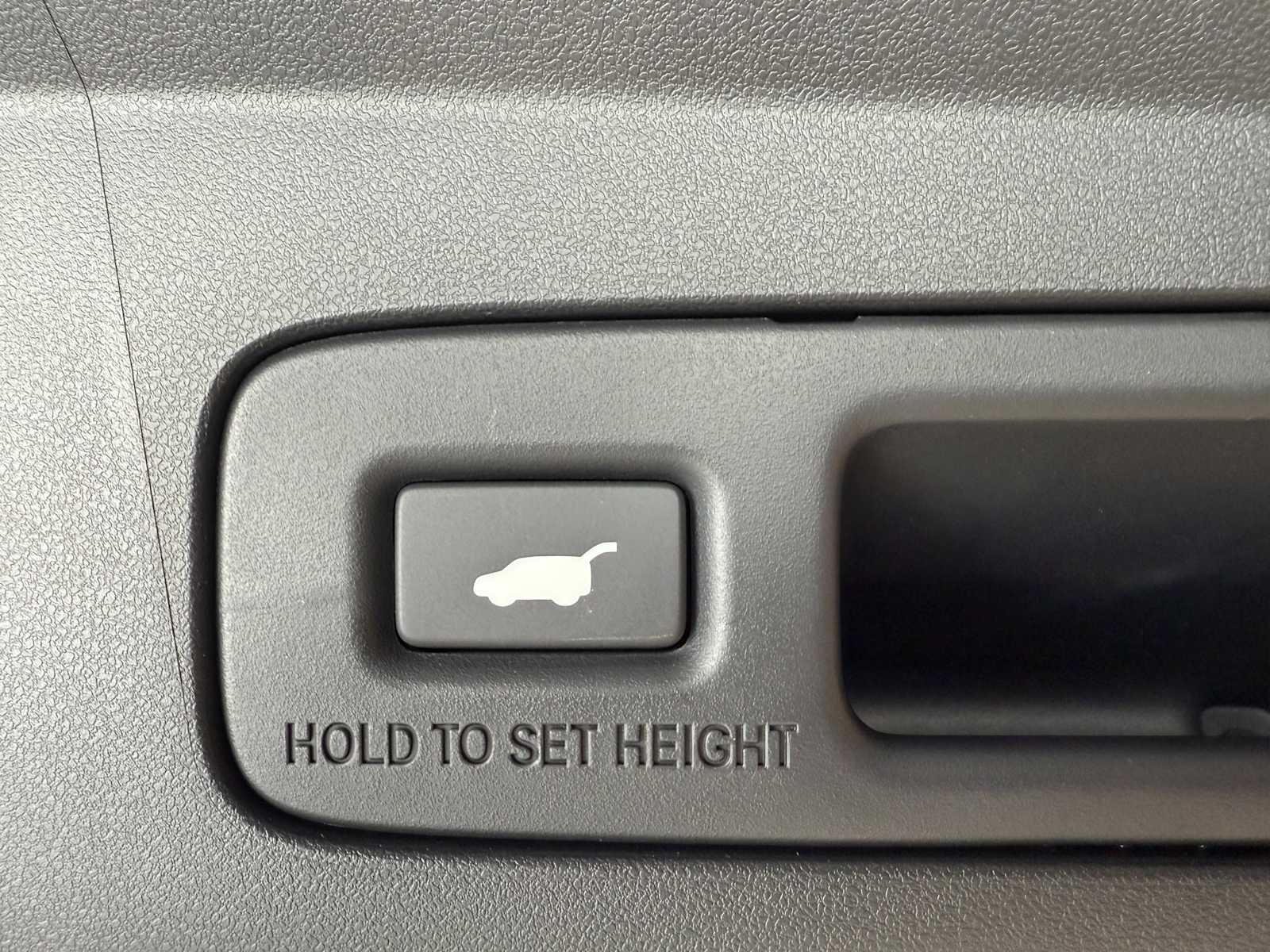 Thumbnail: 2025 Acura ADX - 30