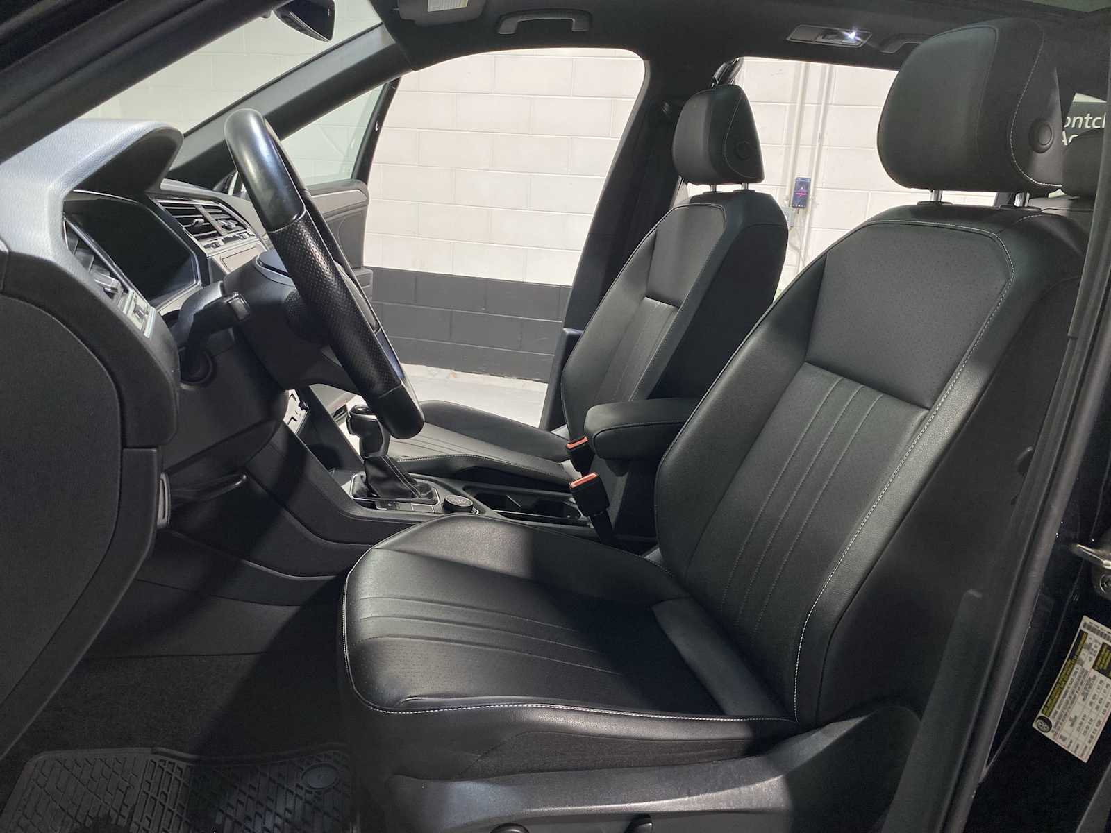 Thumbnail: 2022 Volkswagen Tiguan - 11