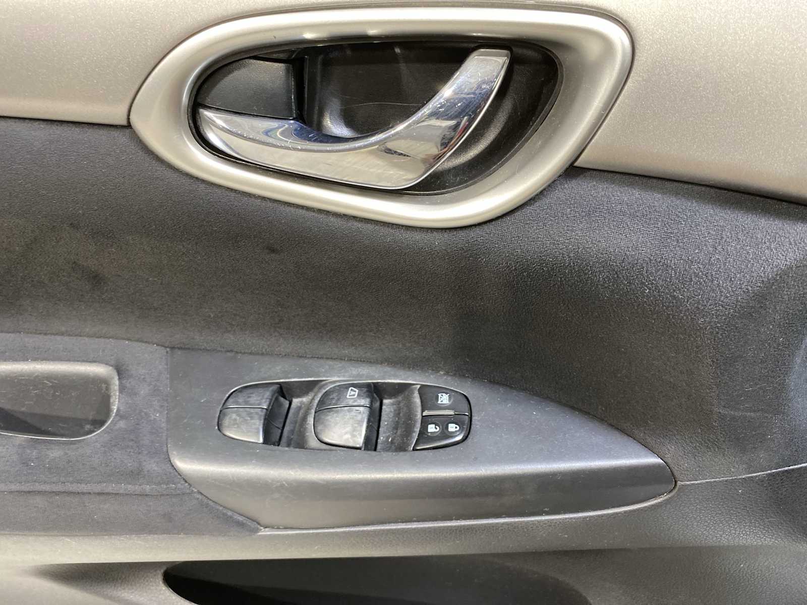 Thumbnail: 2013 Nissan Sentra - 23