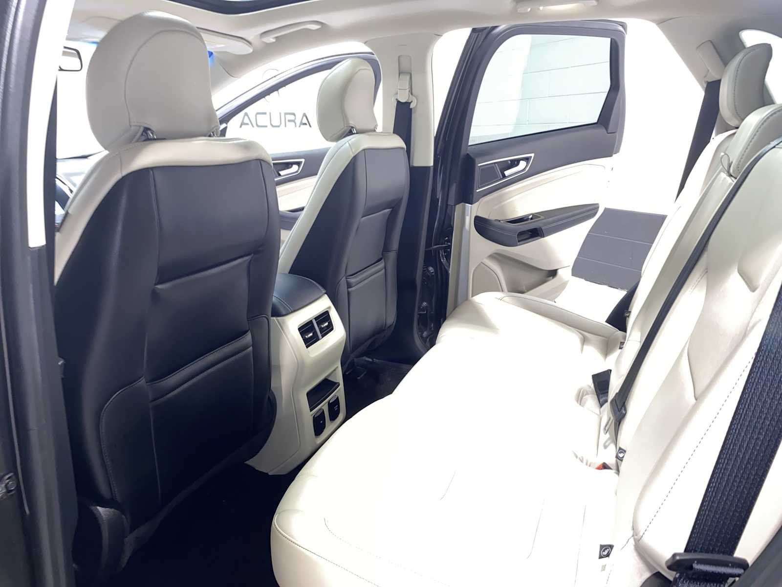 Thumbnail: 2019 Ford Edge - 12