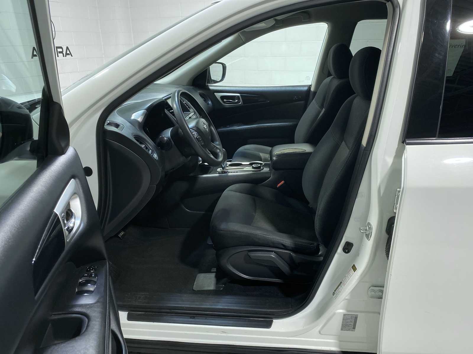 Thumbnail: 2019 Nissan Pathfinder - 2