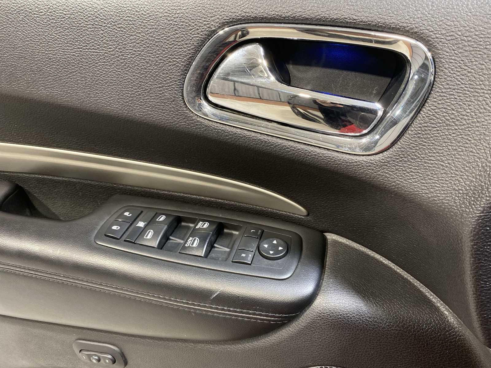 Thumbnail: 2017 Dodge Durango - 23