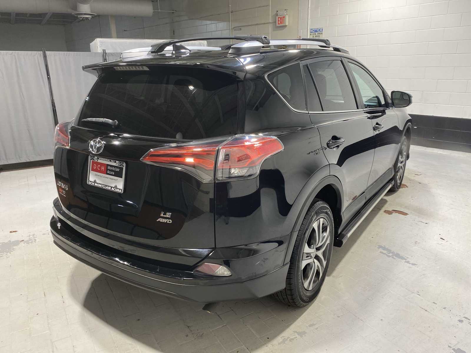 Thumbnail: 2017 Toyota RAV4 - 26