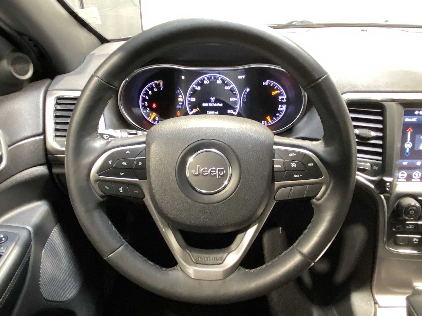 Thumbnail: 2018 Jeep Grand Cherokee - 15