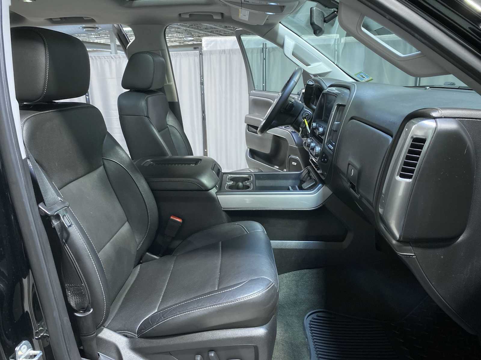 Thumbnail: 2018 Chevrolet Silverado 1500 - 13