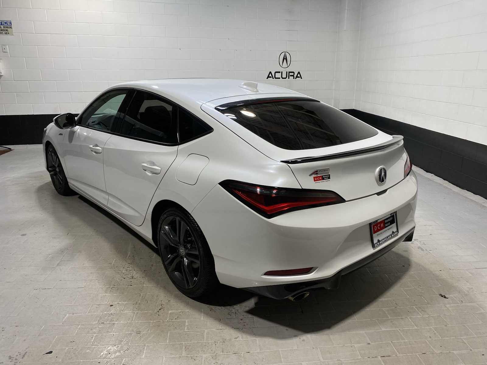 Thumbnail: 2023 Acura Integra - 4