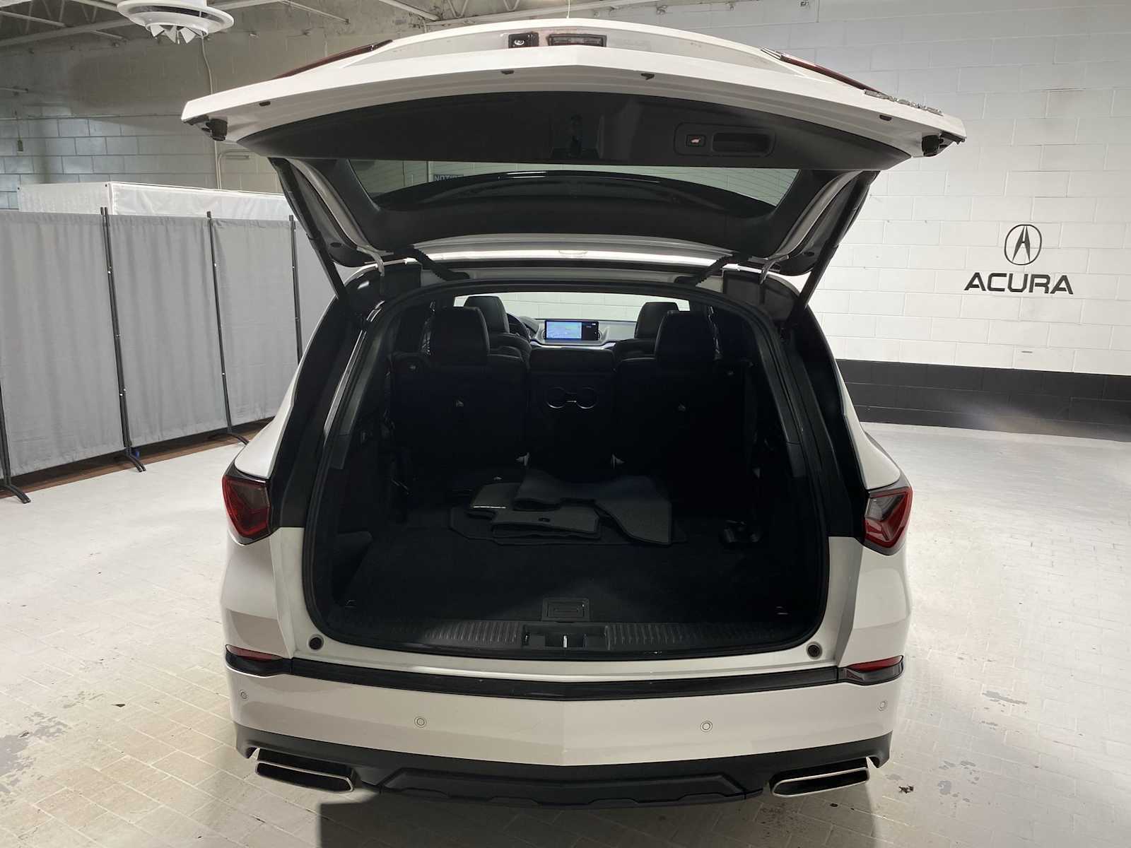 Thumbnail: 2022 Acura MDX - 19