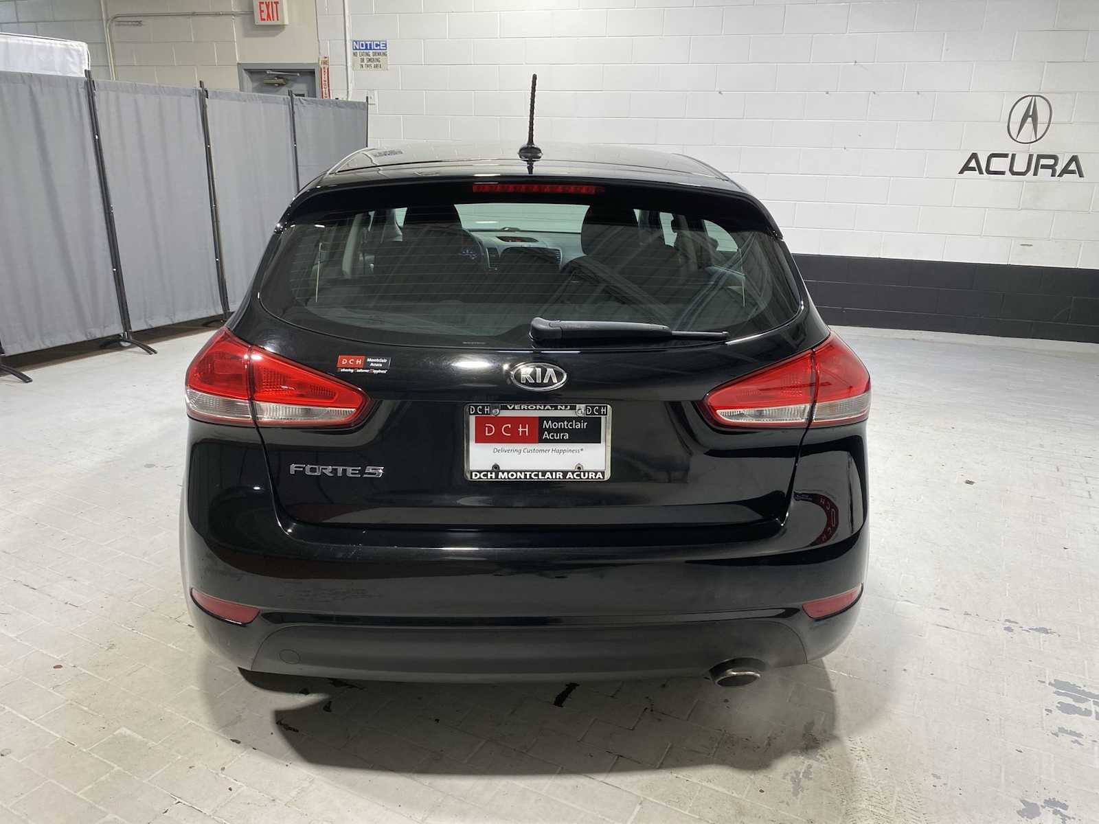 Thumbnail: 2017 Kia Forte - 5