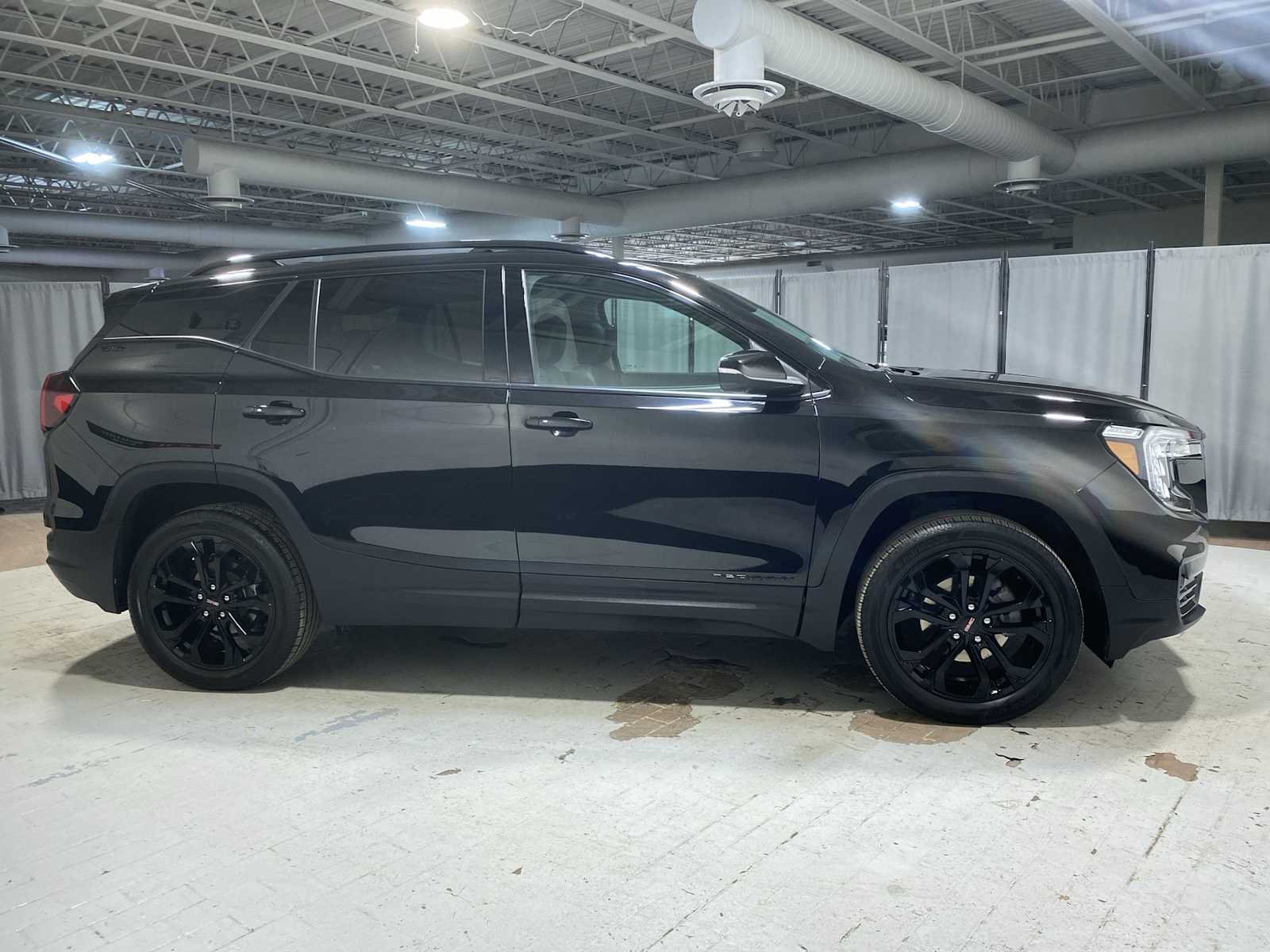 Thumbnail: 2022 GMC Terrain - 27