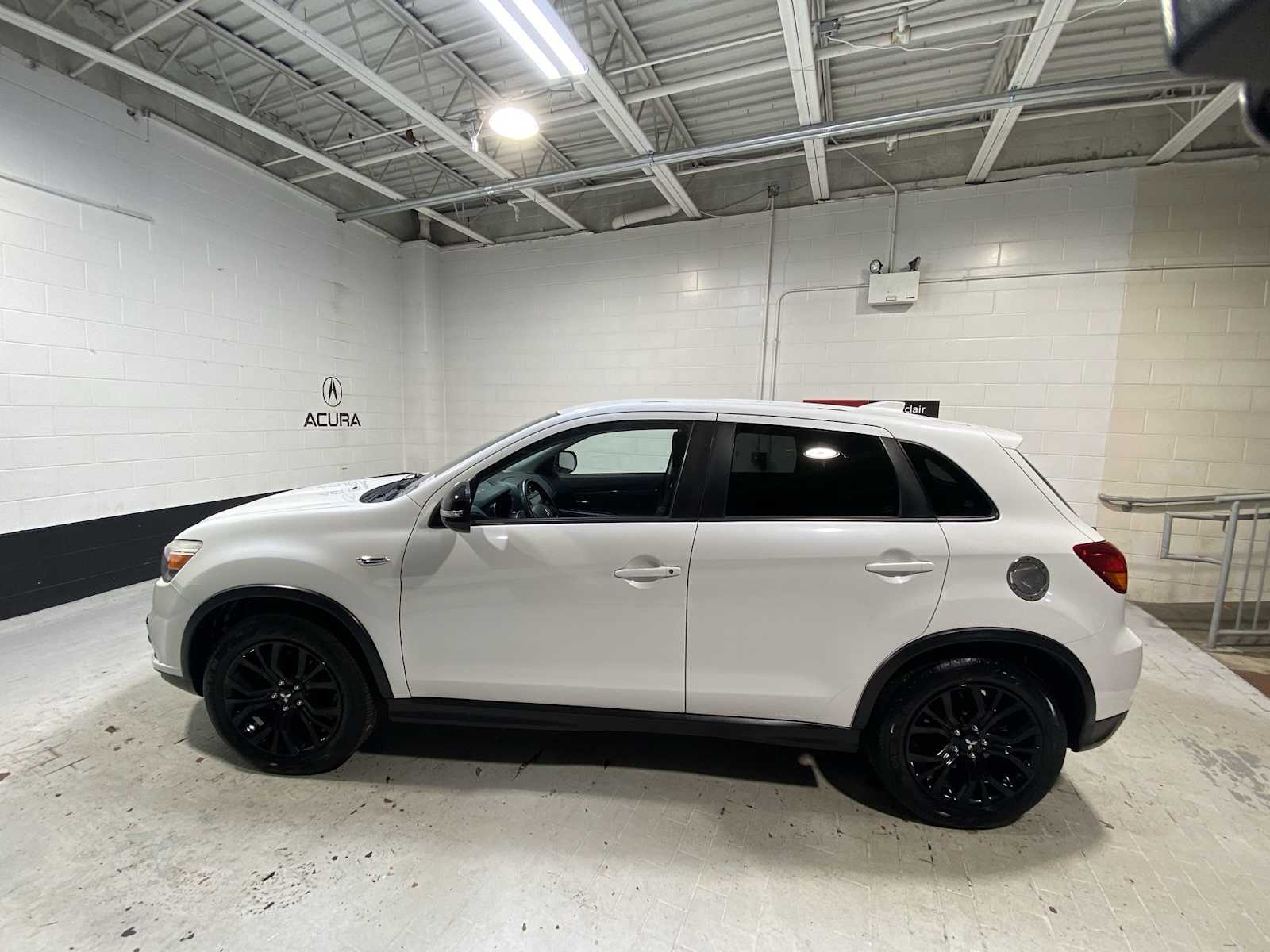 Thumbnail: 2019 Mitsubishi Outlander Sport - 3