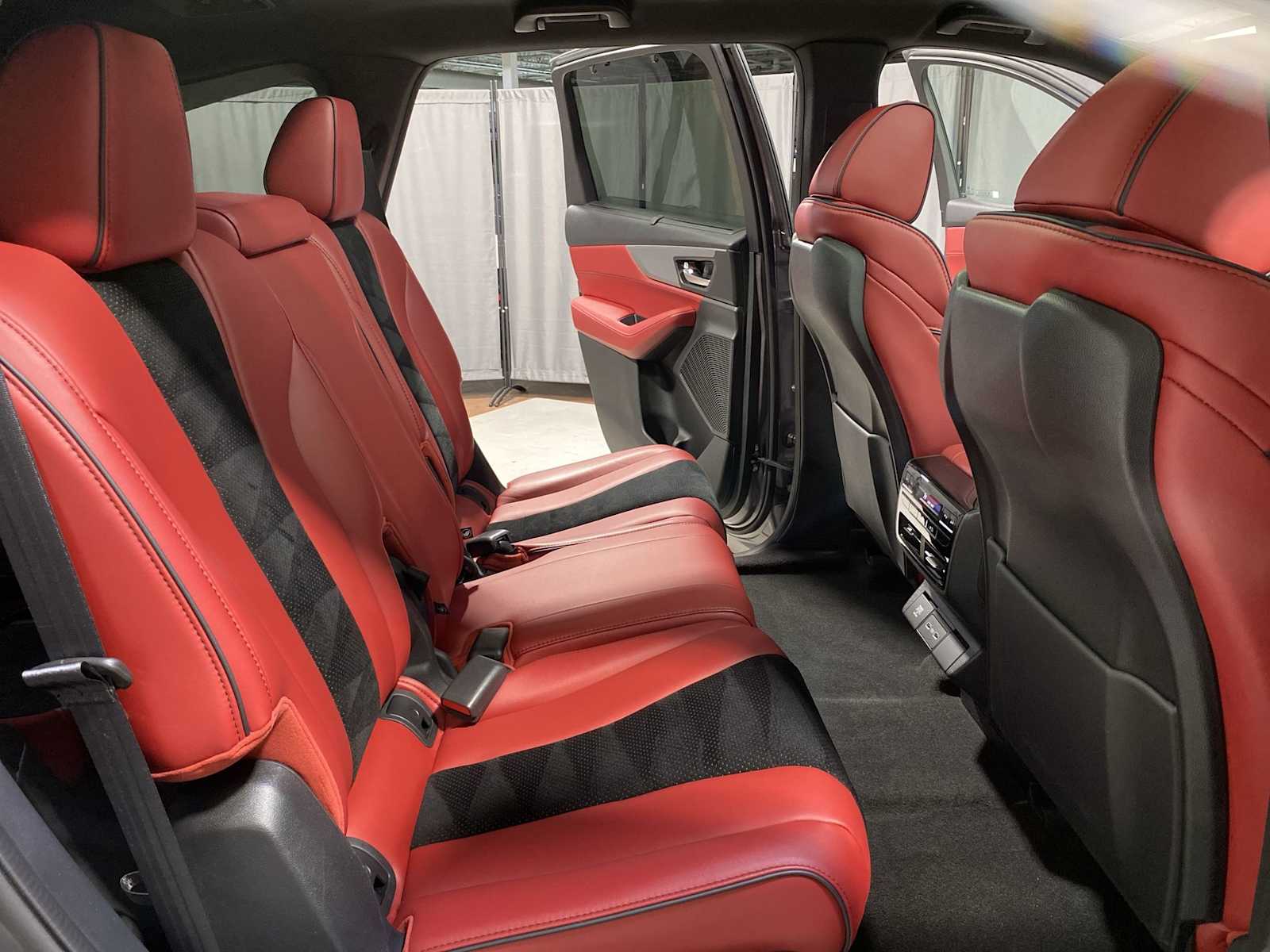 Thumbnail: 2023 Acura MDX - 13