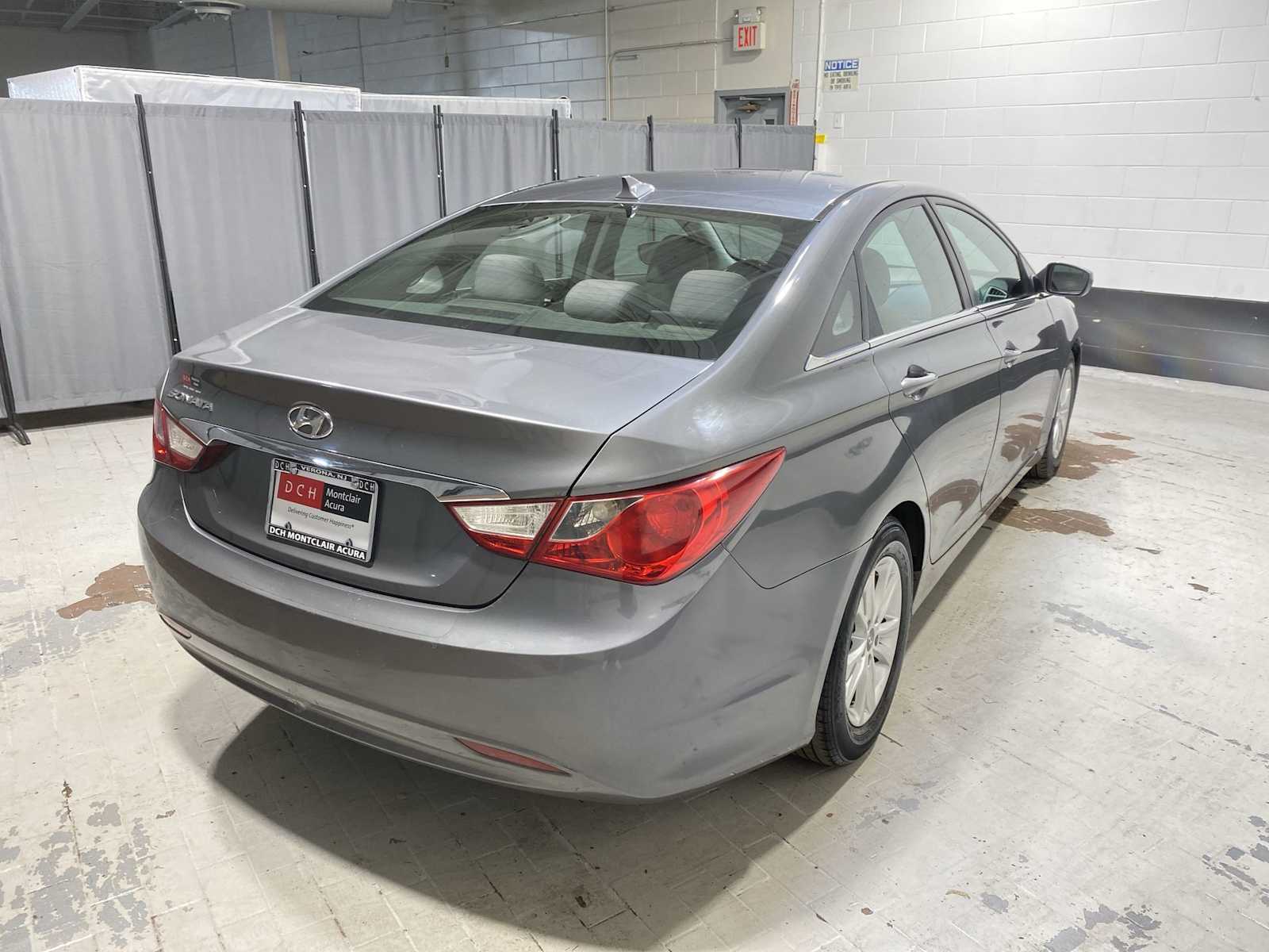 Thumbnail: 2012 Hyundai Sonata - 26