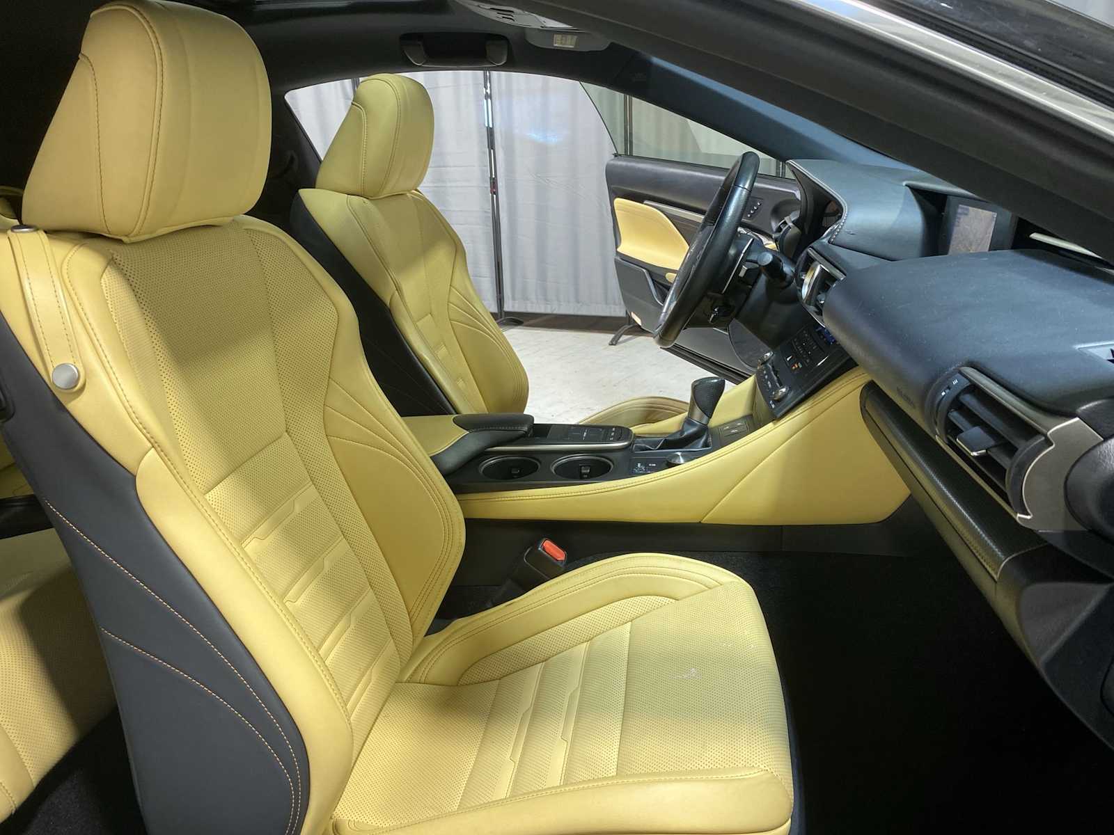 Thumbnail: 2015 Lexus RC - 14
