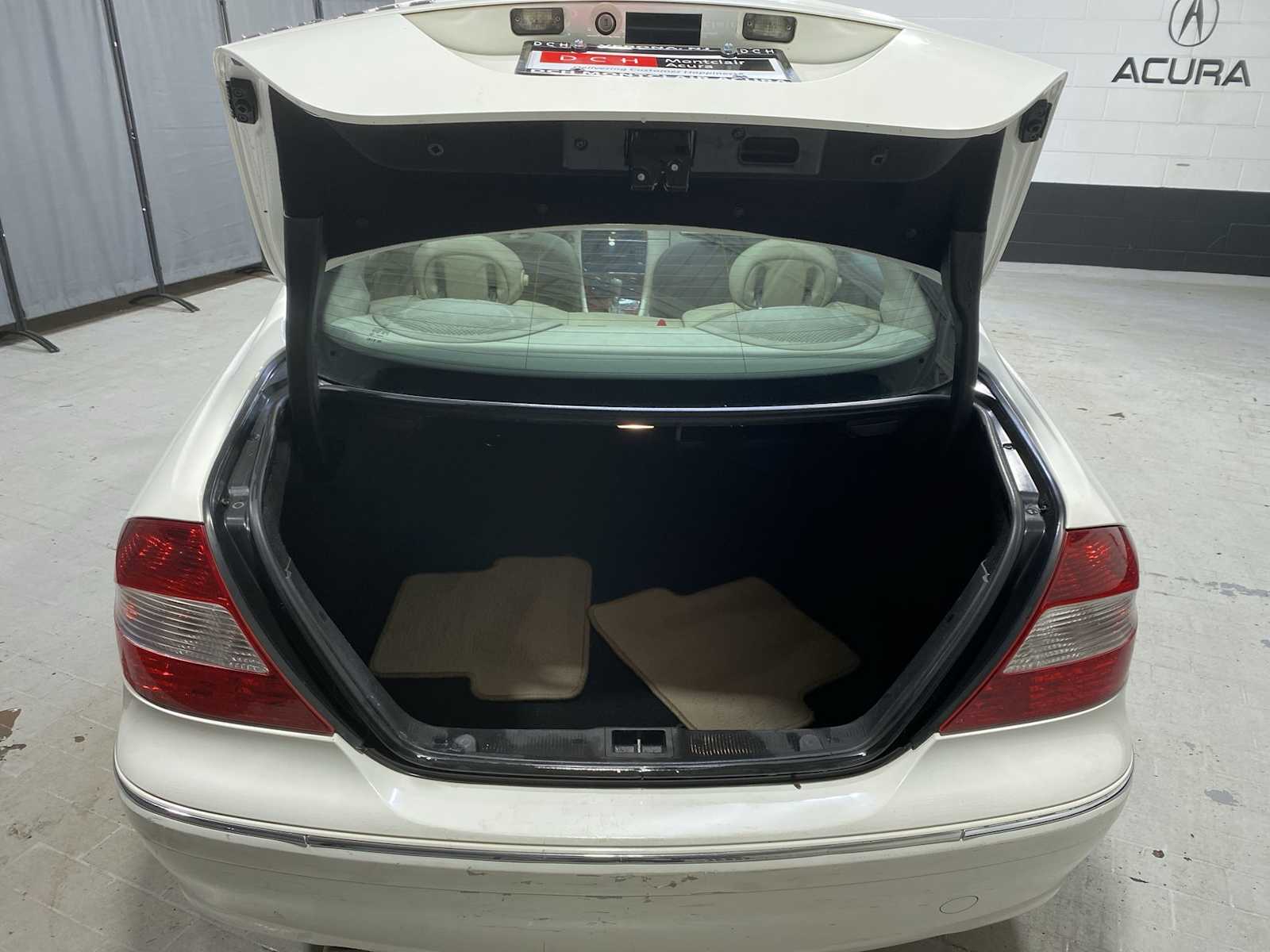 Thumbnail: 2006 Mercedes-Benz CLK - 19