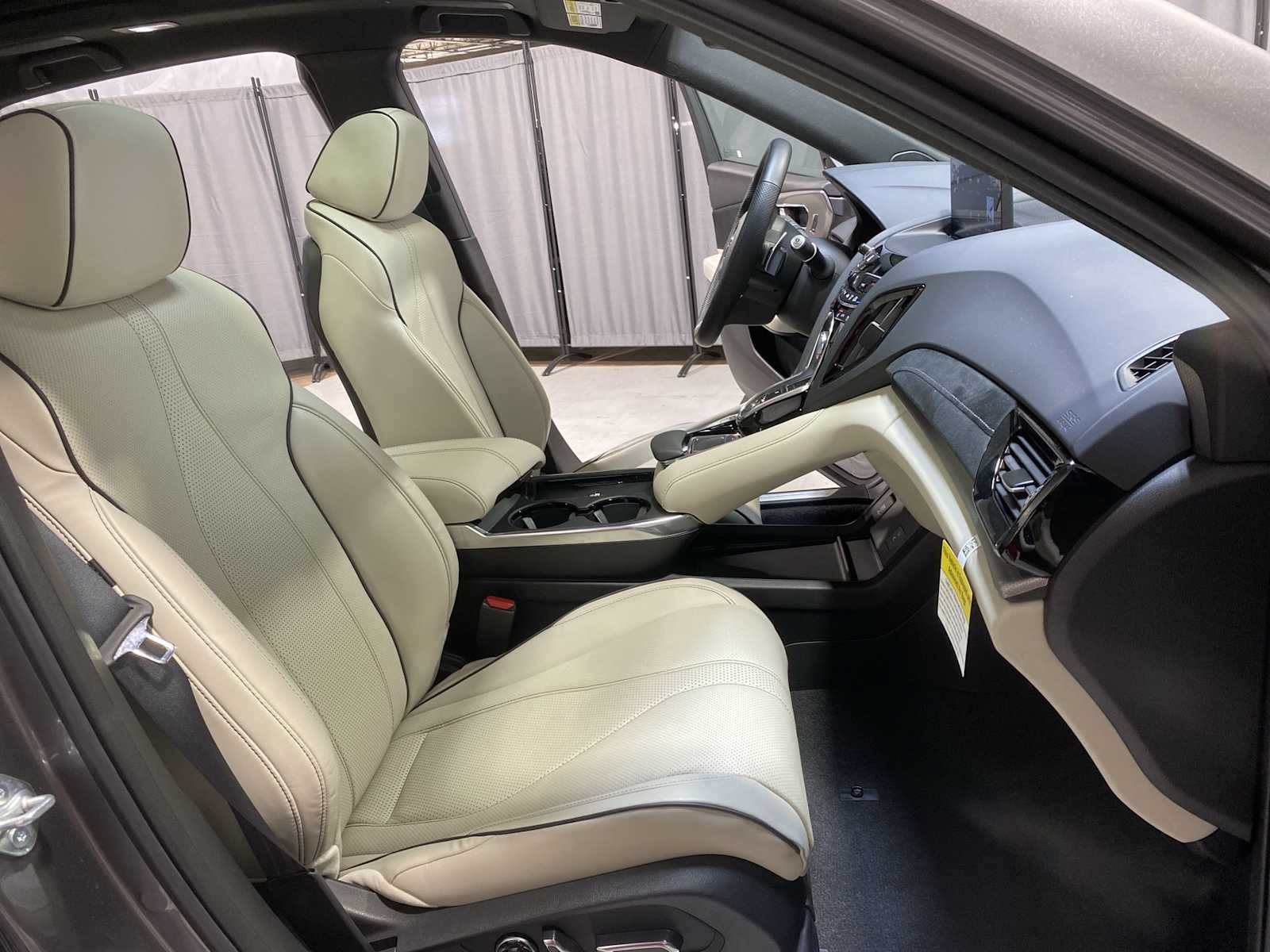 Thumbnail: 2025 Acura RDX - 14