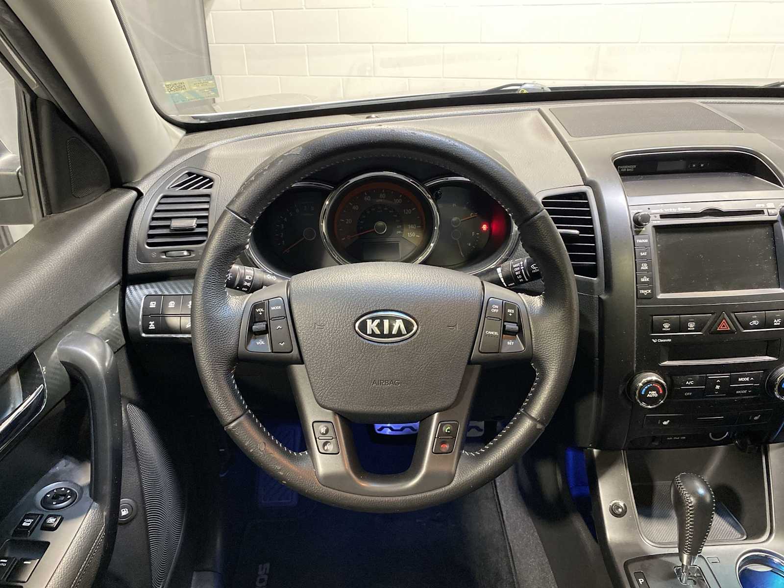 Thumbnail: 2011 Kia Sorento - 15