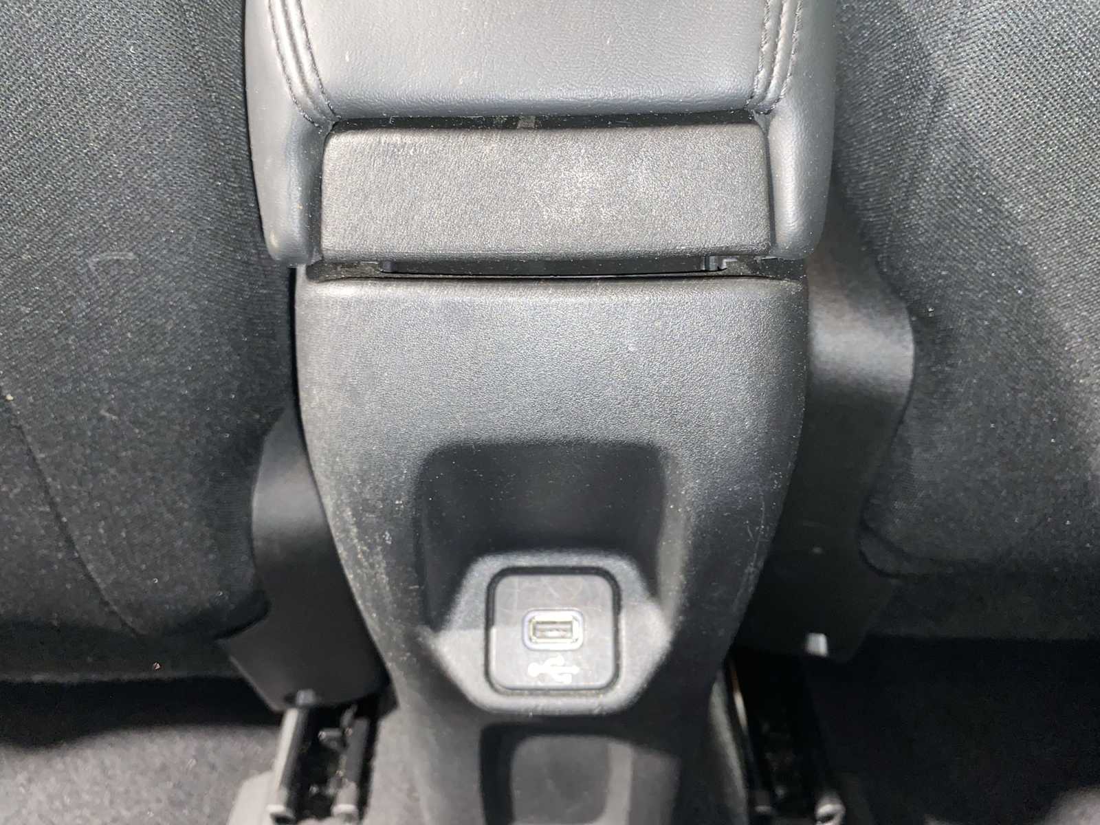 Thumbnail: 2018 Jeep Renegade - 25