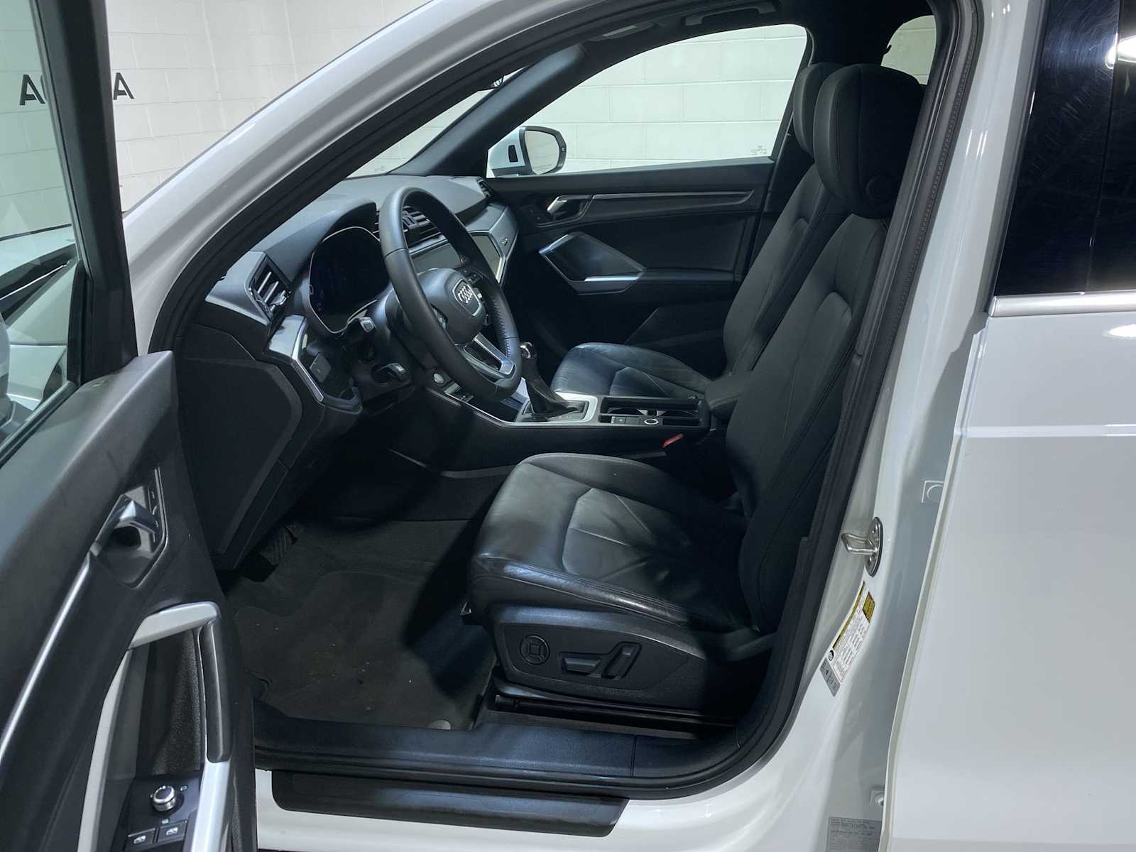 Thumbnail: 2019 Audi Q3 - 2