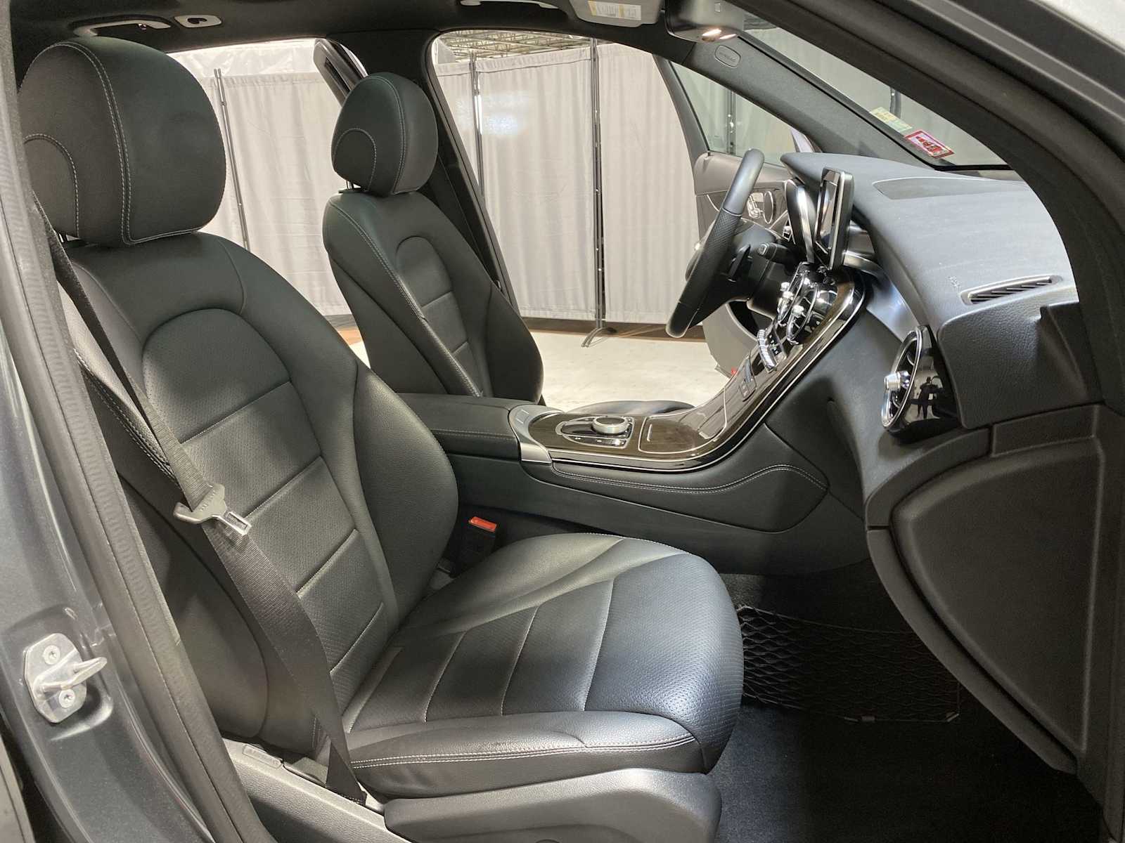 Thumbnail: 2019 Mercedes-Benz GLC - 14