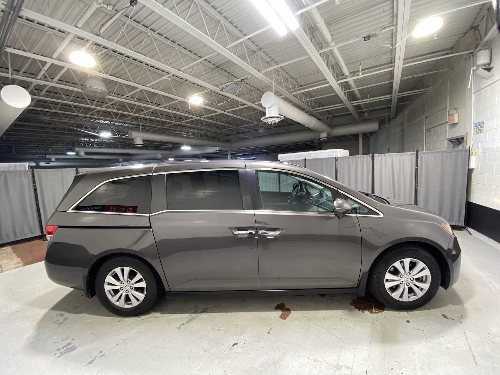Thumbnail: 2016 Honda Odyssey - 27