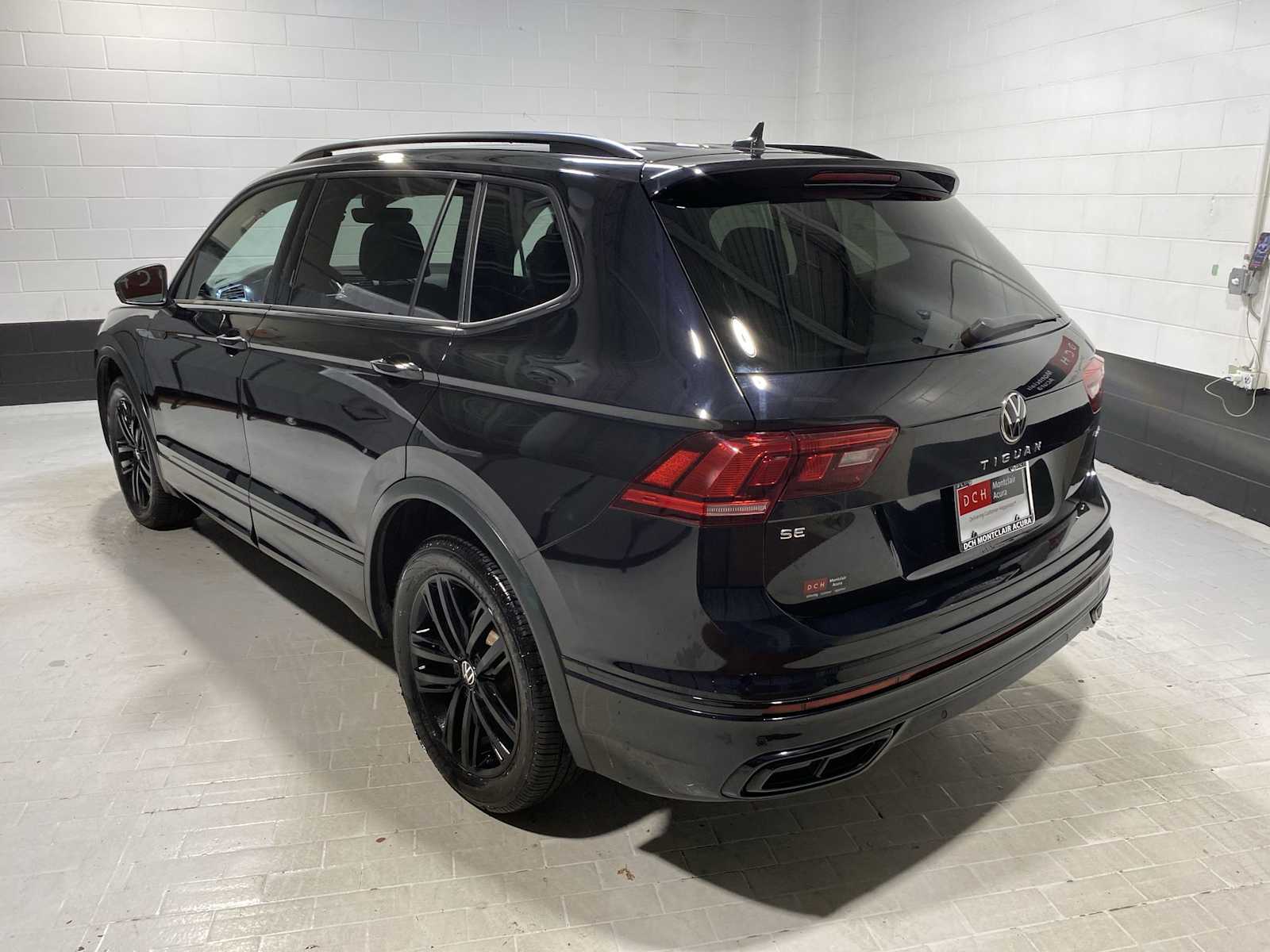 Thumbnail: 2022 Volkswagen Tiguan - 4
