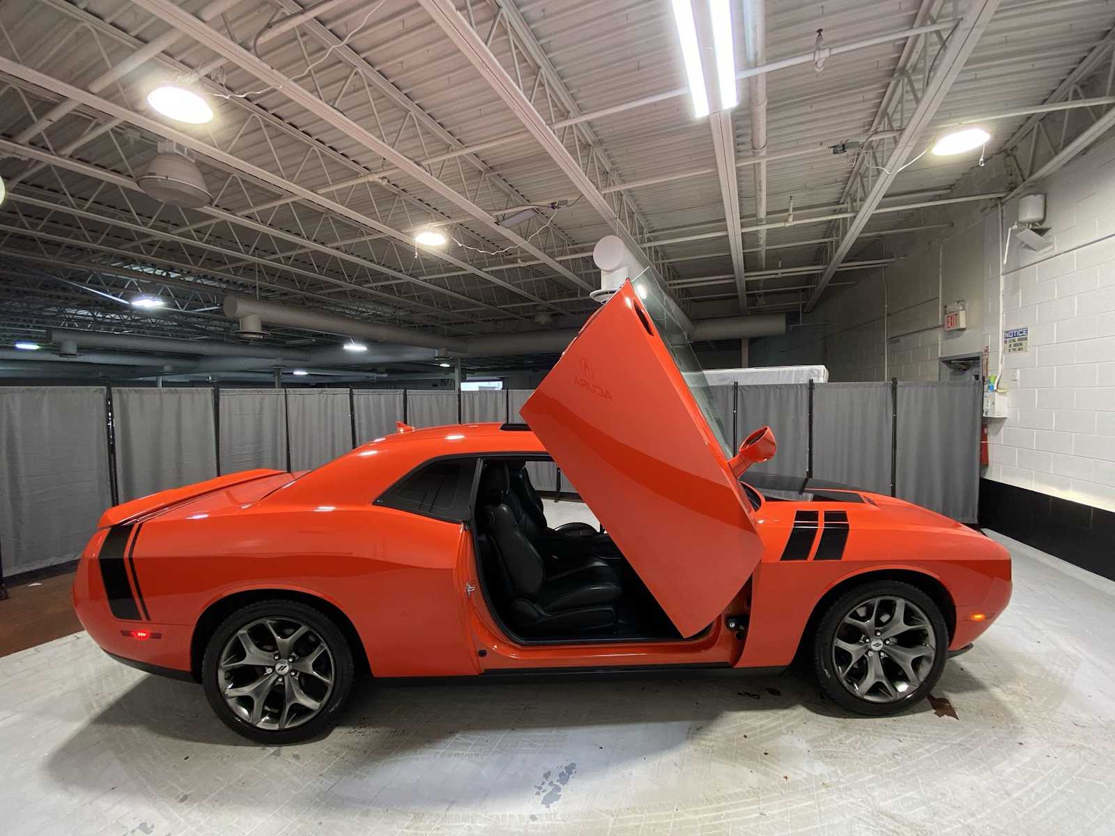 2017 Dodge Challenger SXT 27