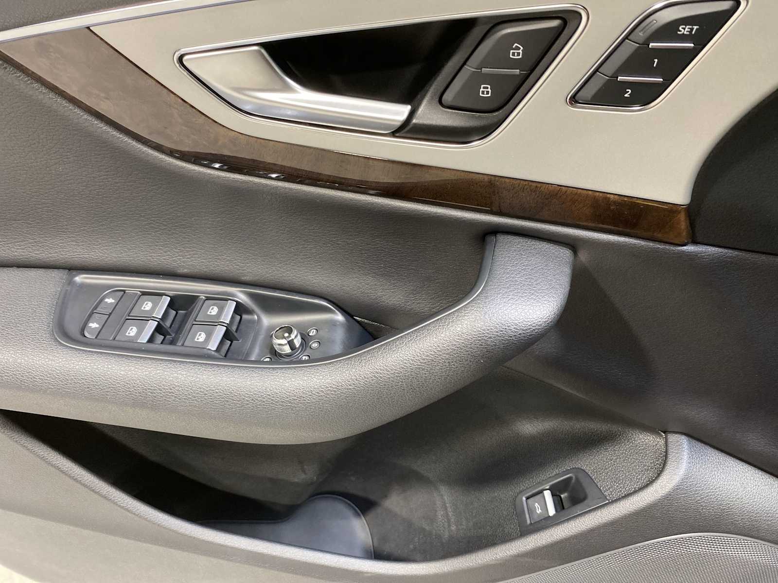 Thumbnail: 2017 Audi Q7 - 23